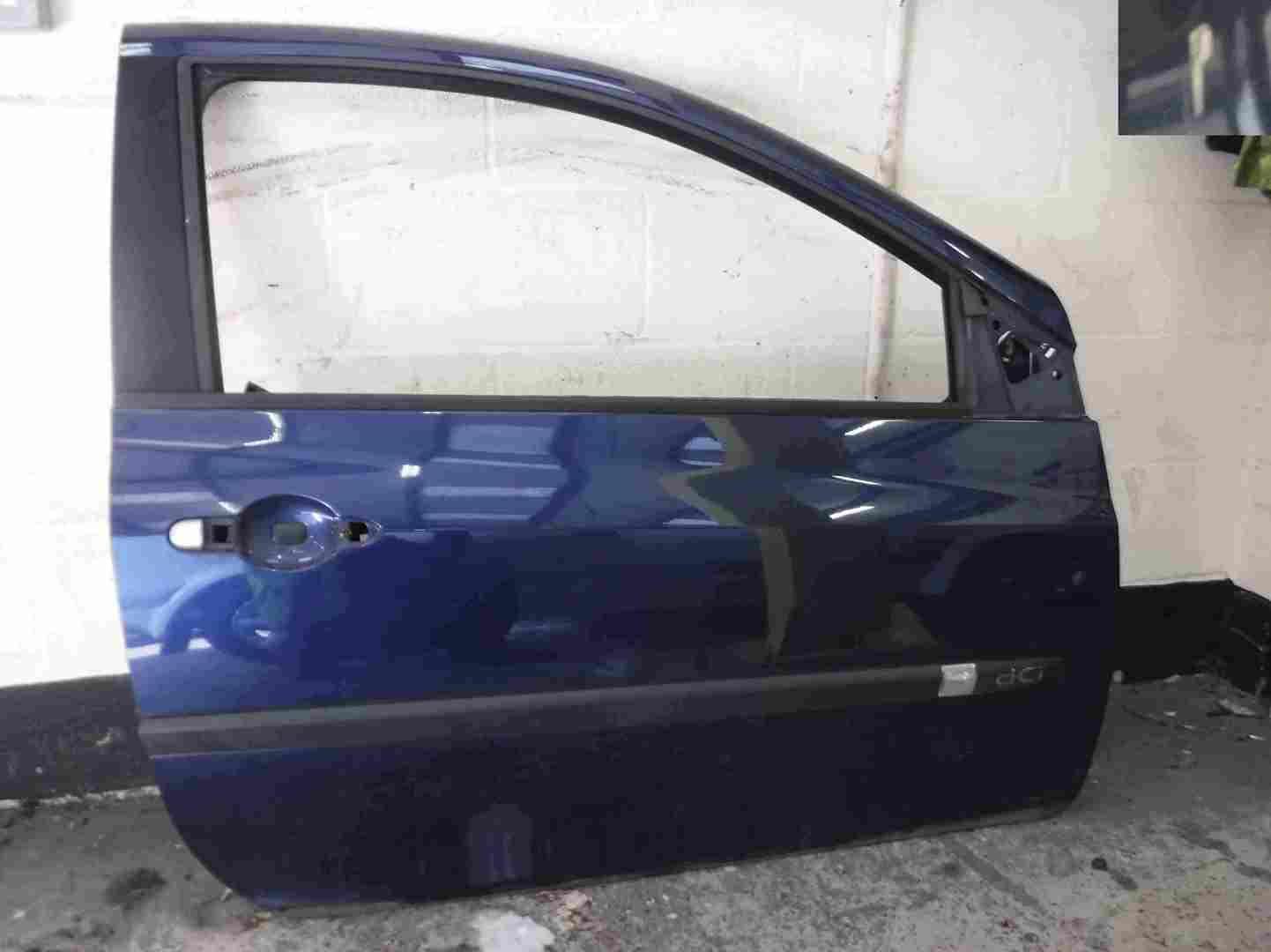 Renault Clio MK3 2005-2009 Drivers OSF Front Door Blue 432 3dr