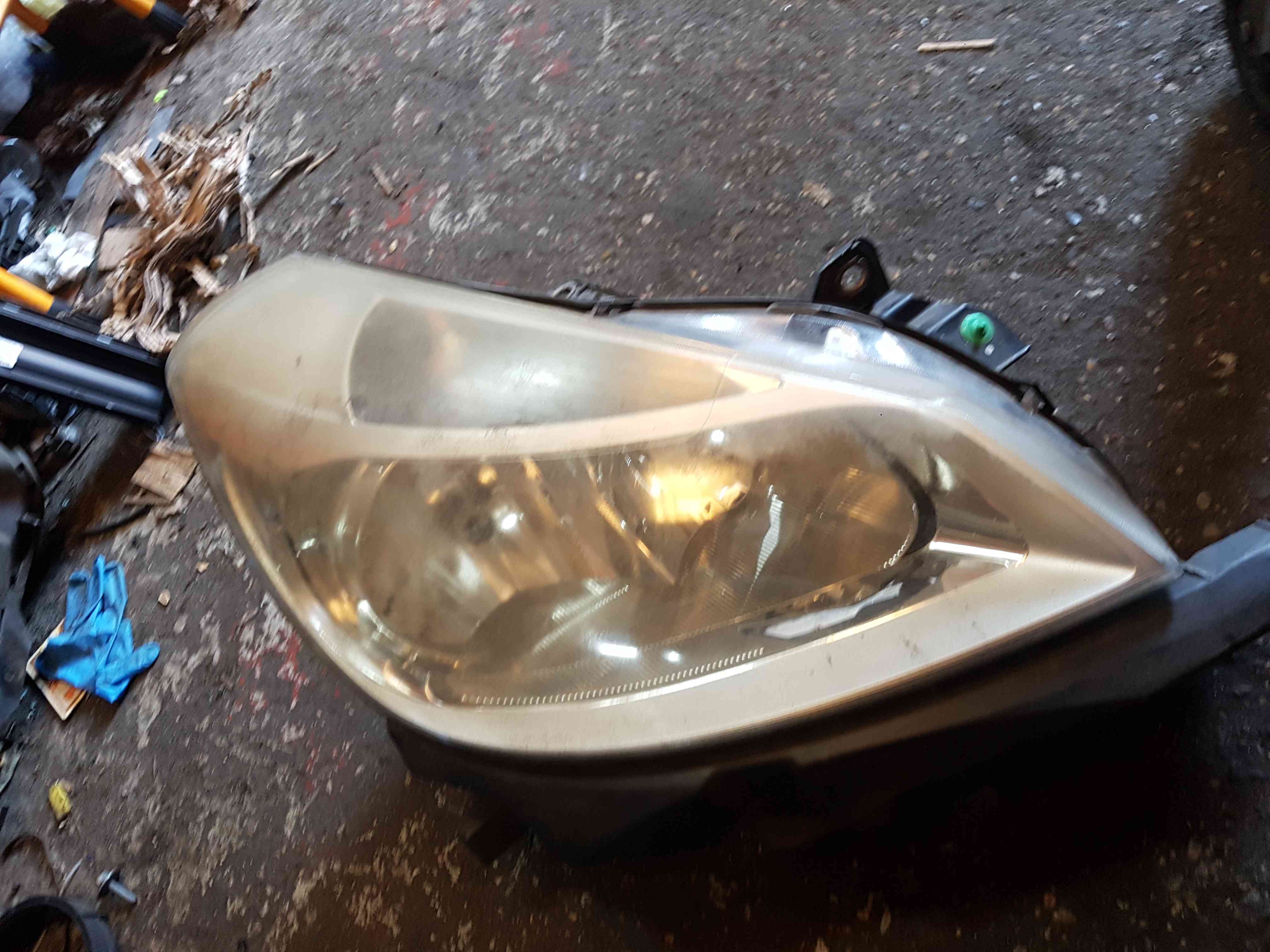 Thumb 4 Renault Clio MK3 2005-2009 Drivers OSF Front Head Lamp Headlight Chrome Cloudy