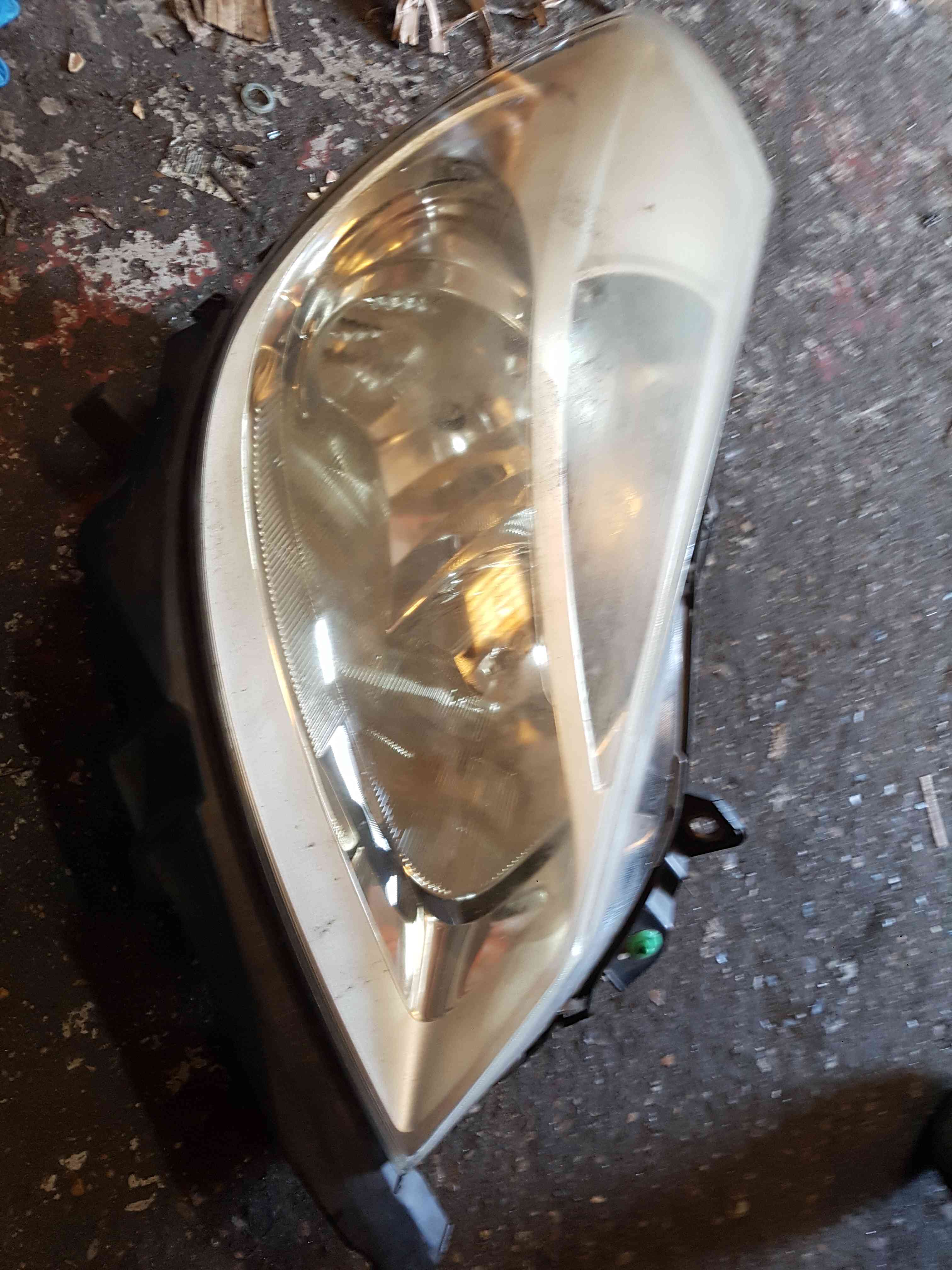 Thumb 11 Renault Clio MK3 2005-2009 Drivers OSF Front Head Lamp Headlight Chrome Cloudy