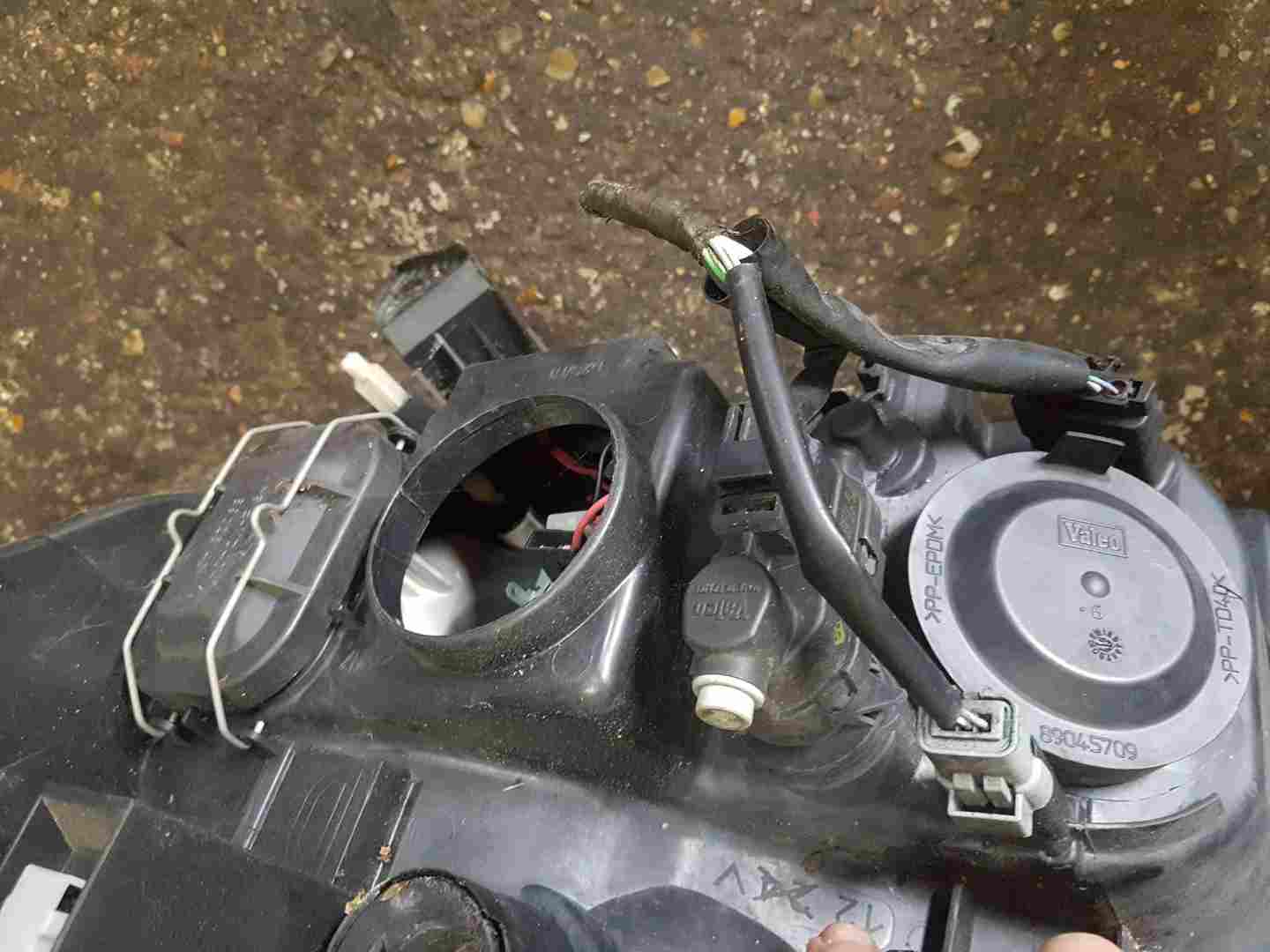 Thumb 3 Renault Clio MK3 2005-2009 Drivers OSF Front Headlight Black Backing 8200689299