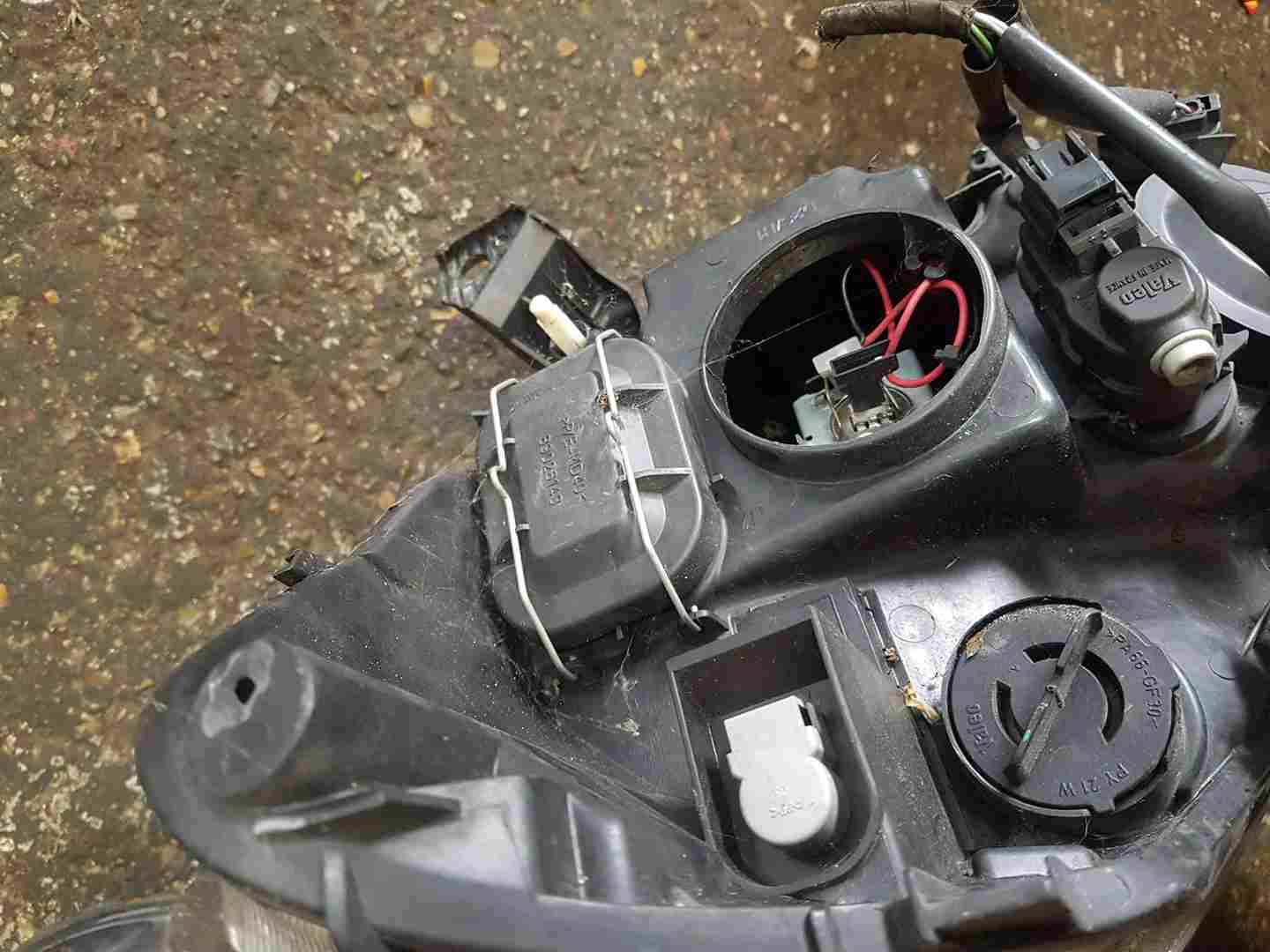 Thumb 4 Renault Clio MK3 2005-2009 Drivers OSF Front Headlight Black Backing 8200689299