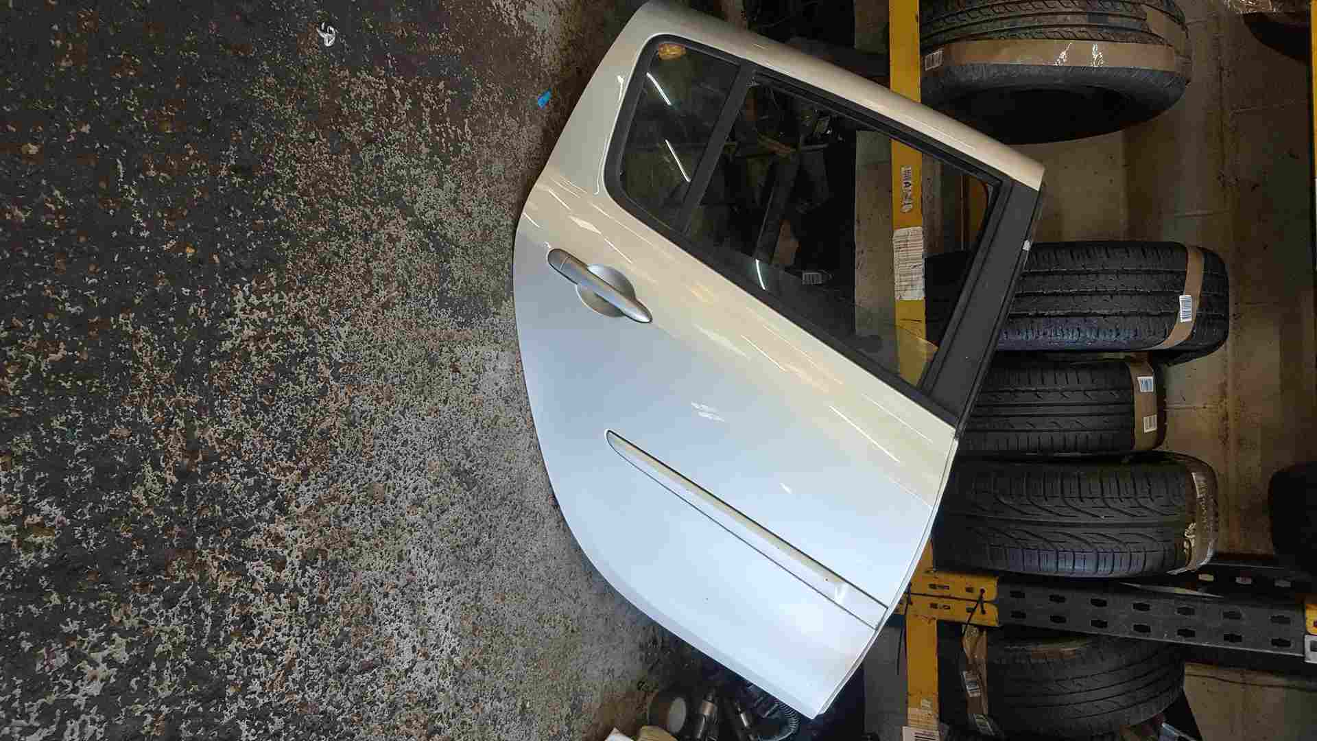 Renault Clio MK3 2005-2009 Drivers OSR Rear Door Silver Ted69