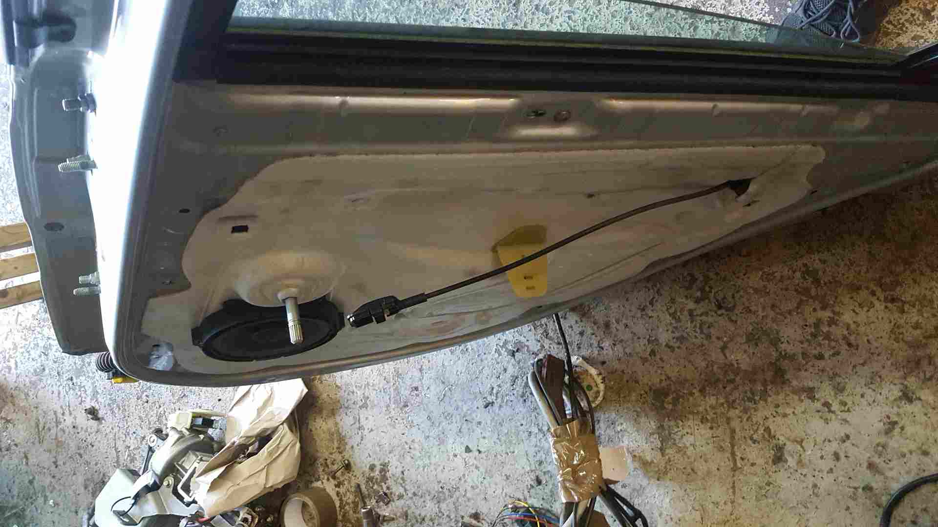 Thumb 5 Renault Clio MK3 2005-2009 Drivers OSR Rear Door Silver Ted69