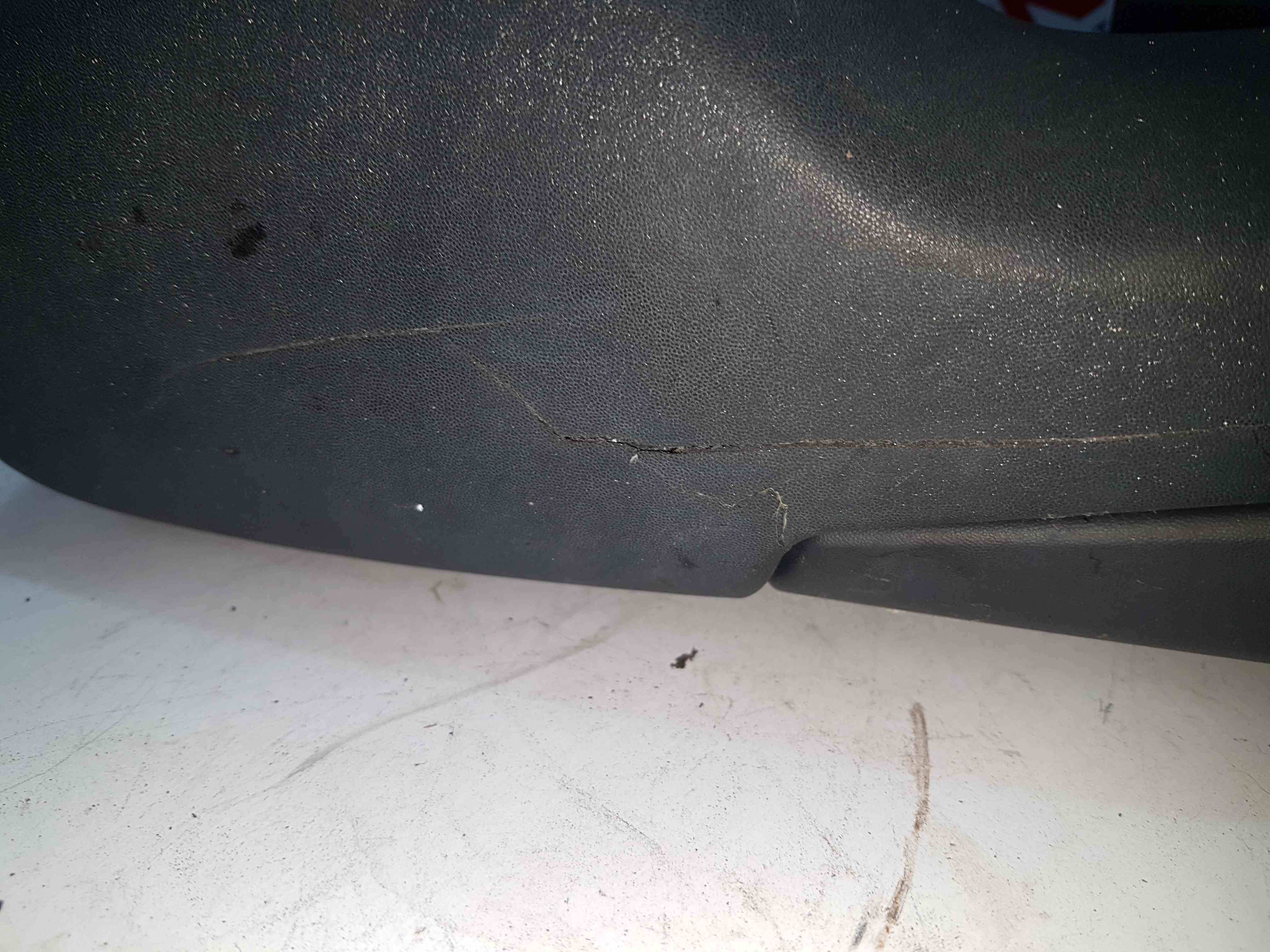 Thumb 4 Renault Clio MK3 2005-2009 Drivers Os Wing Mirror Plain Black Manual Cracked 