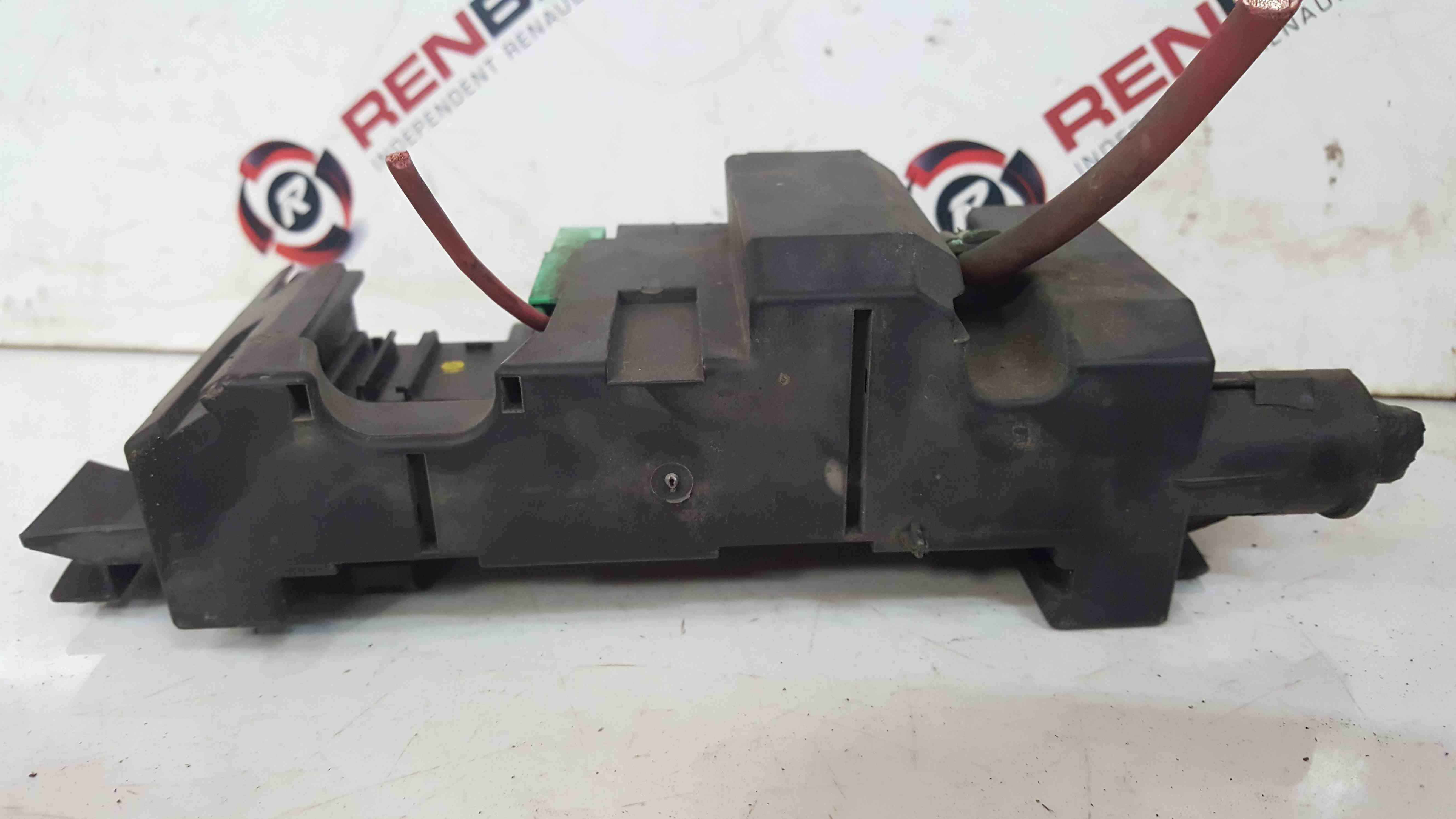 Renault Clio MK3 2005-2009 Engine Battery Fuse BOX  Cover