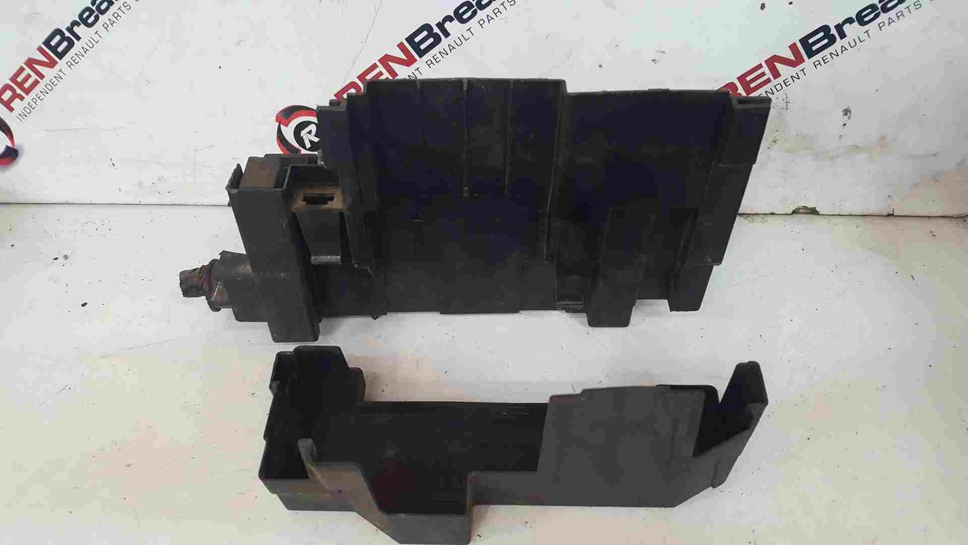 Thumb 7 Renault Clio MK3 2005-2009 Engine Battery Fuse BOX + Cover