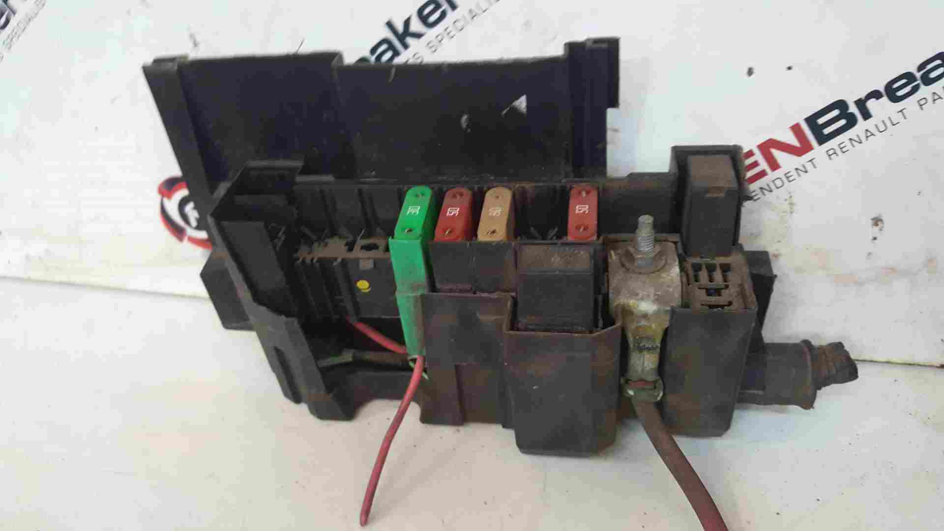 Thumb 10 Renault Clio MK3 2005-2009 Engine Battery Fuse BOX + Cover