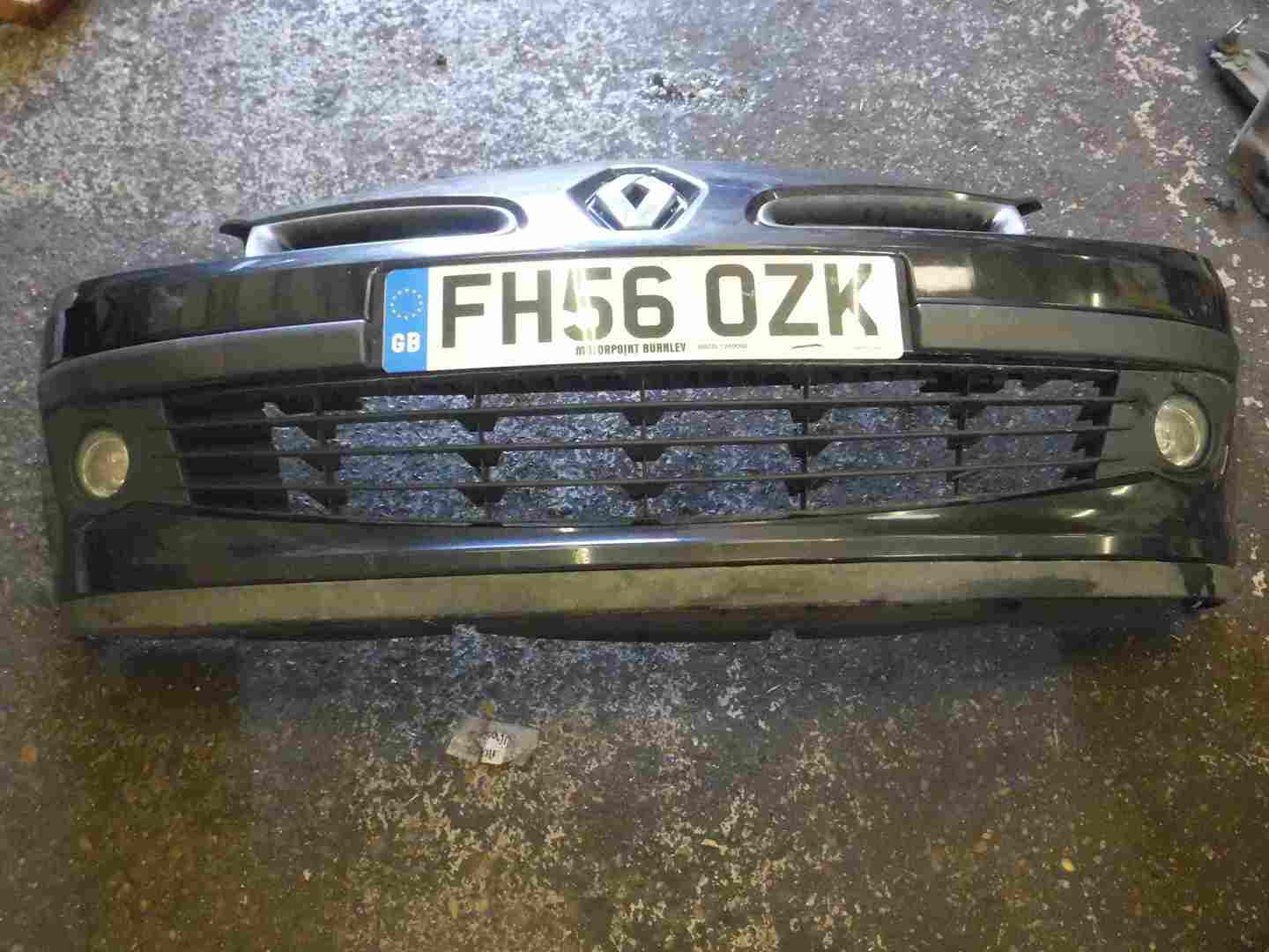Renault Clio MK3 2005-2009 Front Bumper Black 676 15 inch Wheels 185 type