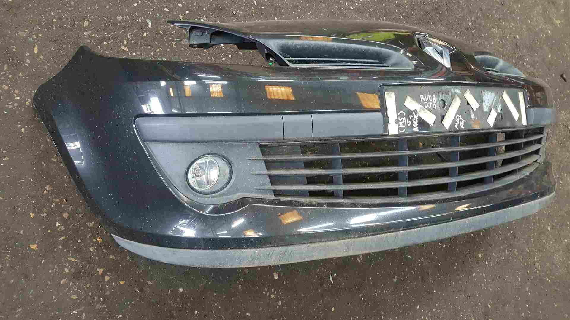 Thumb 2 Renault Clio MK3 2005-2009 Front Bumper Black 676 16Inch Wheels 195