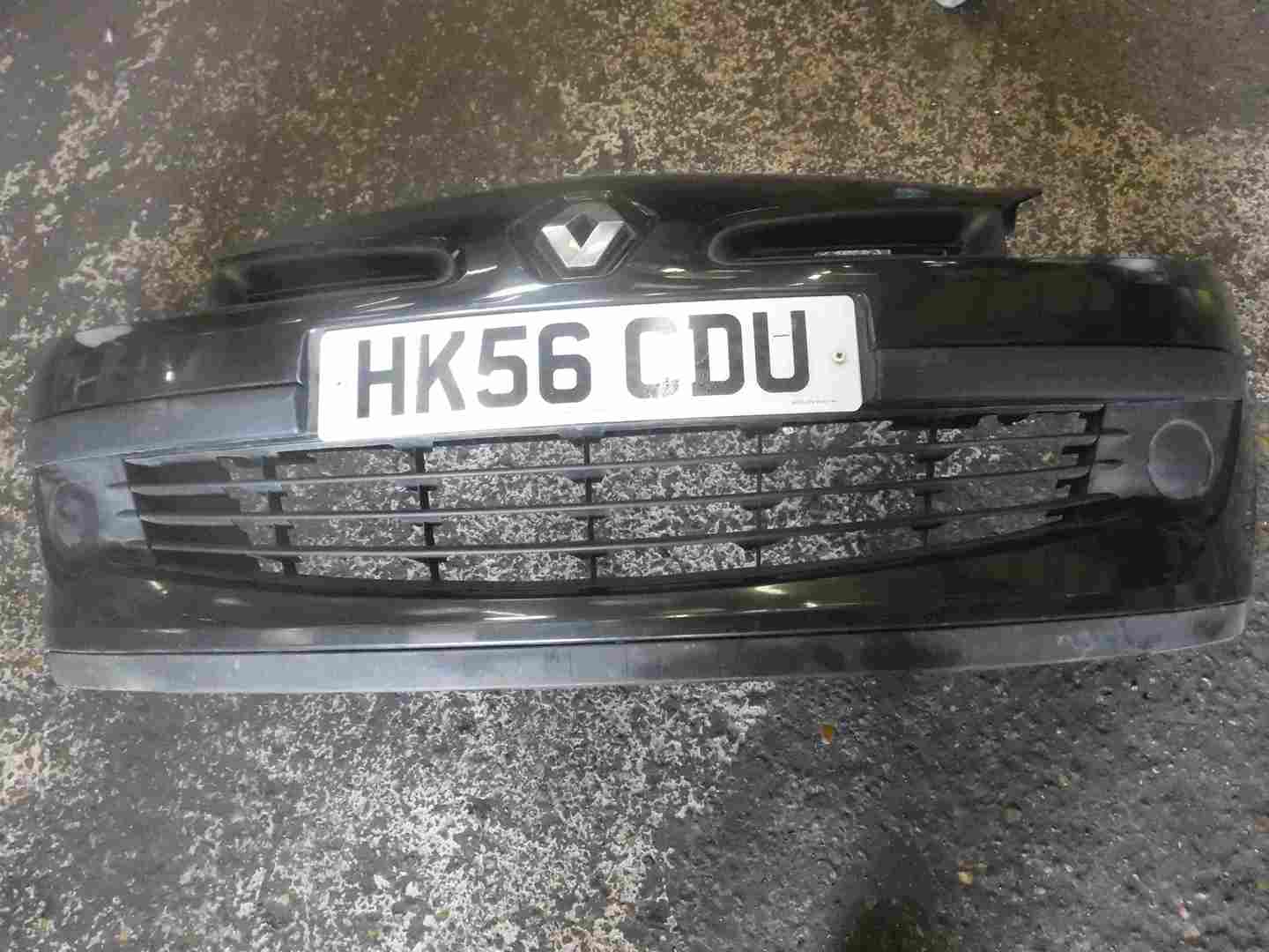 Renault Clio MK3 2005-2009 Front Bumper Black 676 185 
