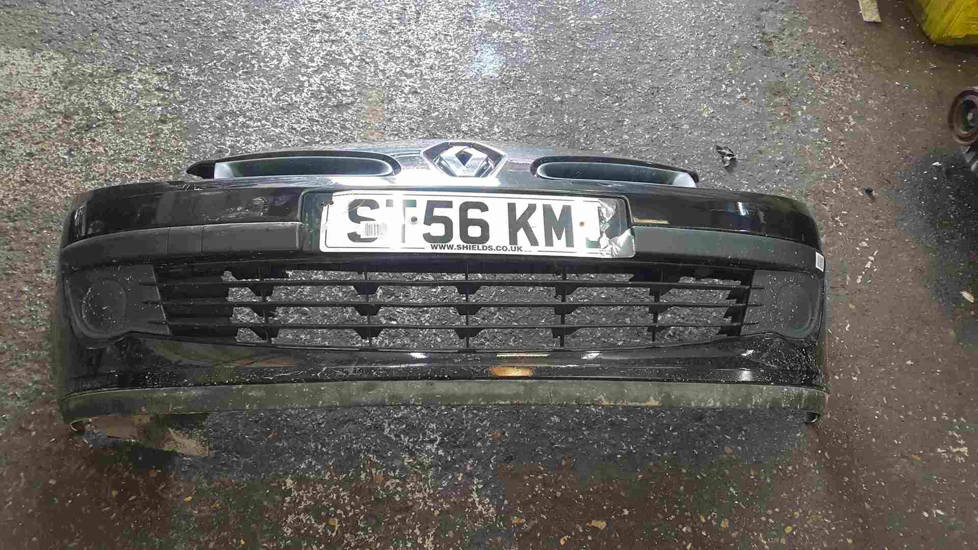 Thumb 4 Renault Clio MK3 2005-2009 Front Bumper Black 676 185