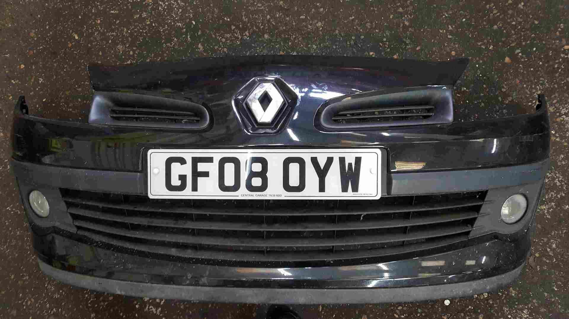 Thumb 4 Renault Clio MK3 2005-2009 Front Bumper Black 676 185 15inch
