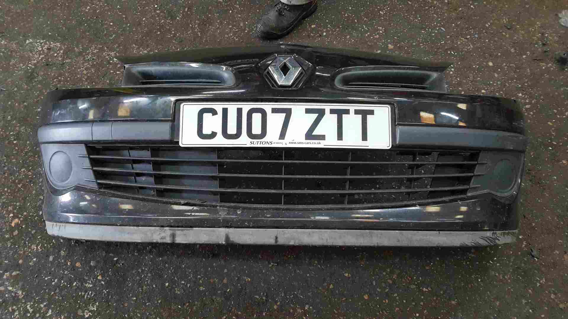 Renault Clio MK3 2005-2009 Front Bumper Black 676 185