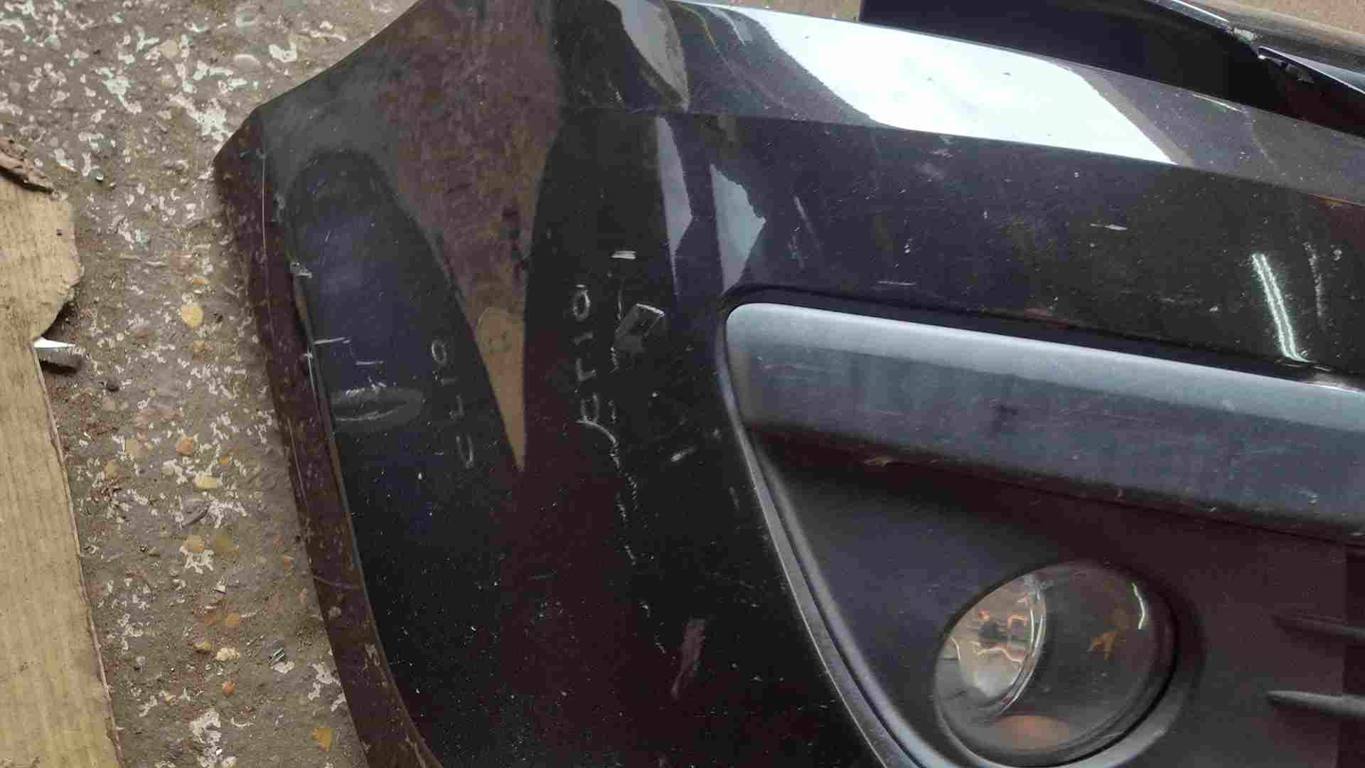 Thumb 3 Renault Clio MK3 2005-2009 Front Bumper Black 676 185