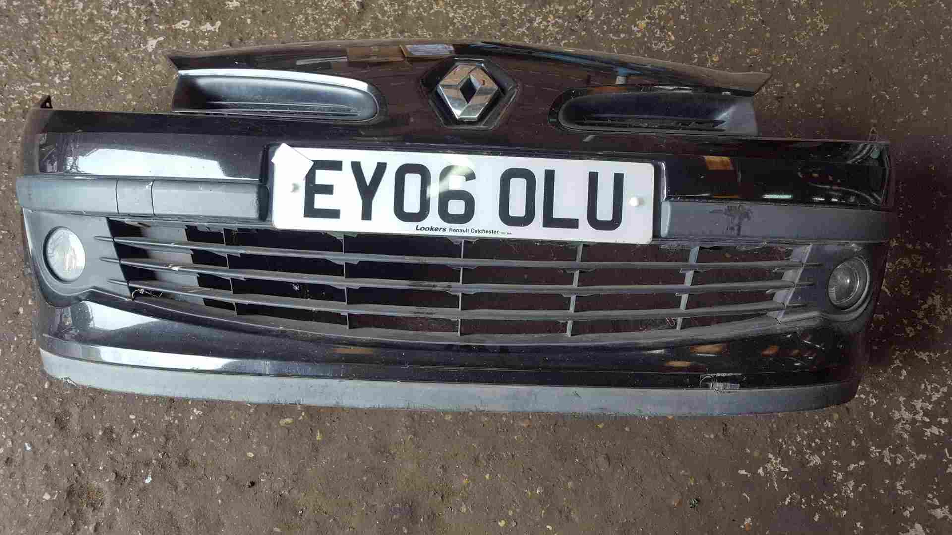 Renault Clio MK3 2005-2009 Front Bumper Black 676 185