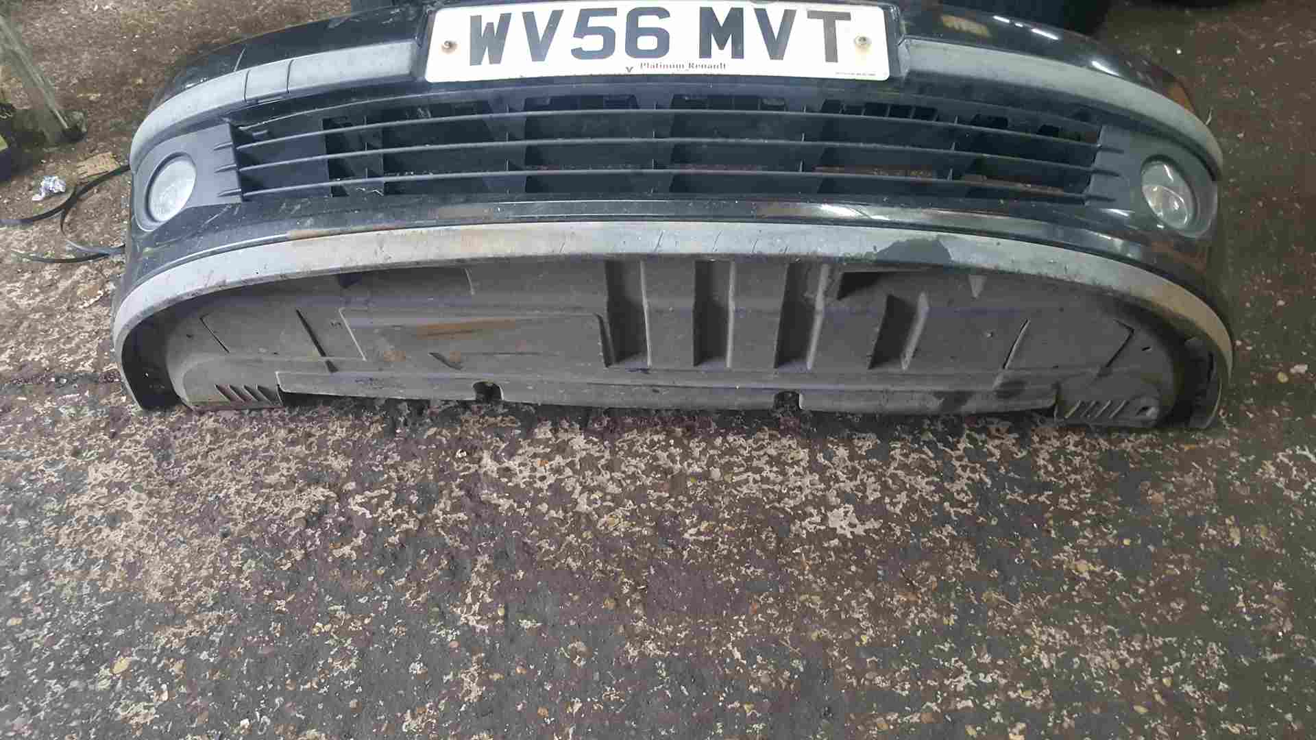 Thumb 7 Renault Clio MK3 2005-2009 Front Bumper Black 676 185 SEE Photos