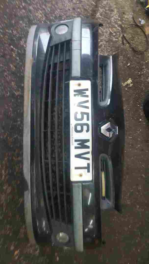 Renault Clio MK3 2005-2009 Front Bumper Black 676 185 SEE Photos