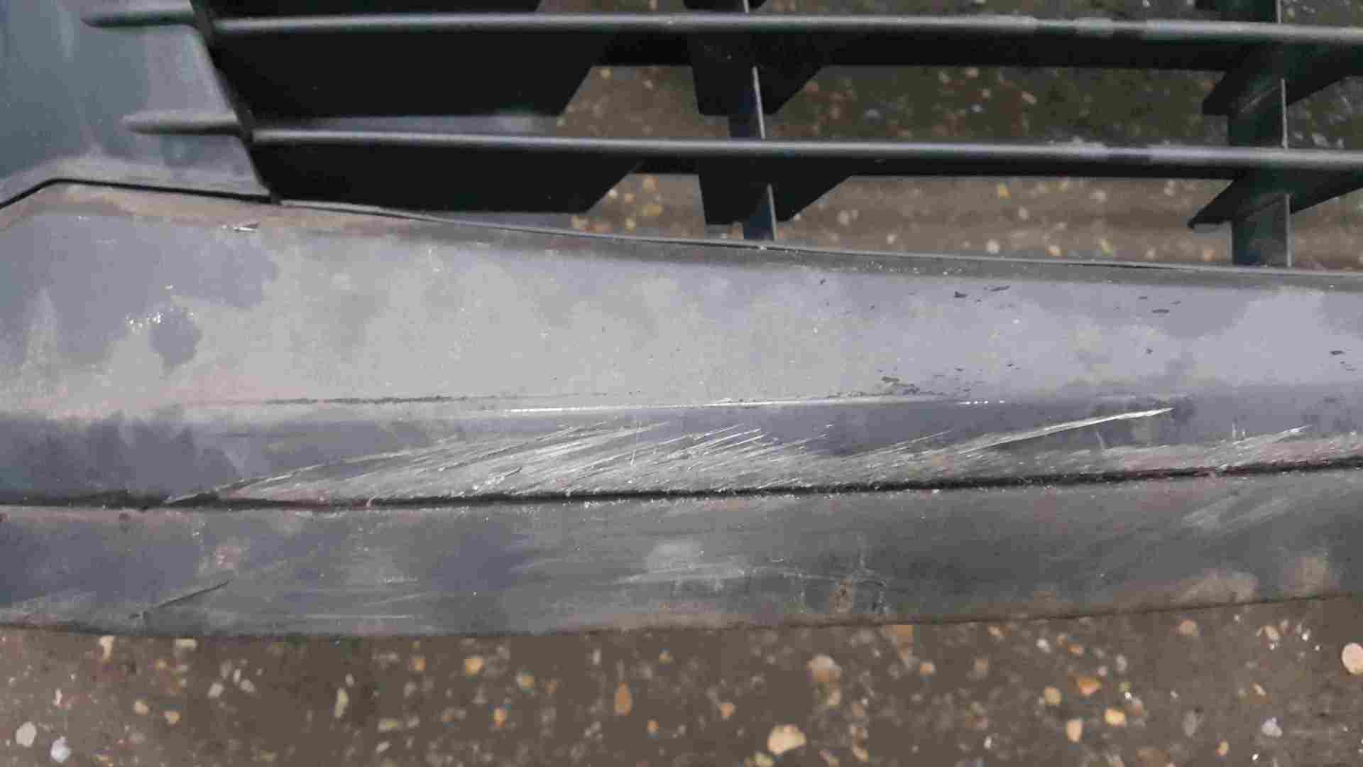 Thumb 2 Renault Clio MK3 2005-2009 Front Bumper Black 676 185 Type