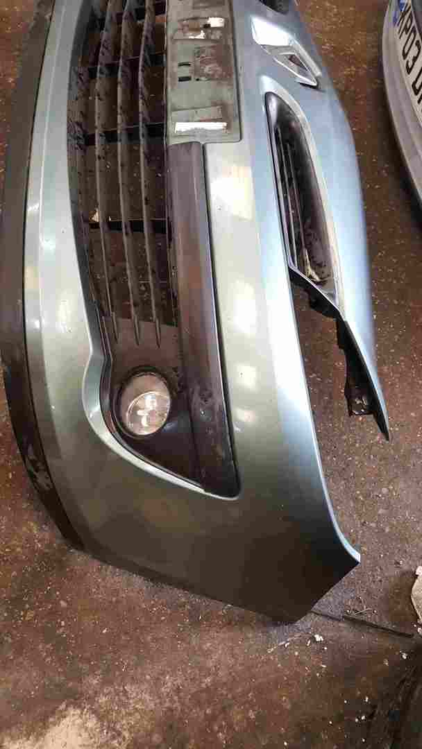 Thumb 2 Renault Clio MK3 2005-2009 Front Bumper Green TED97 185