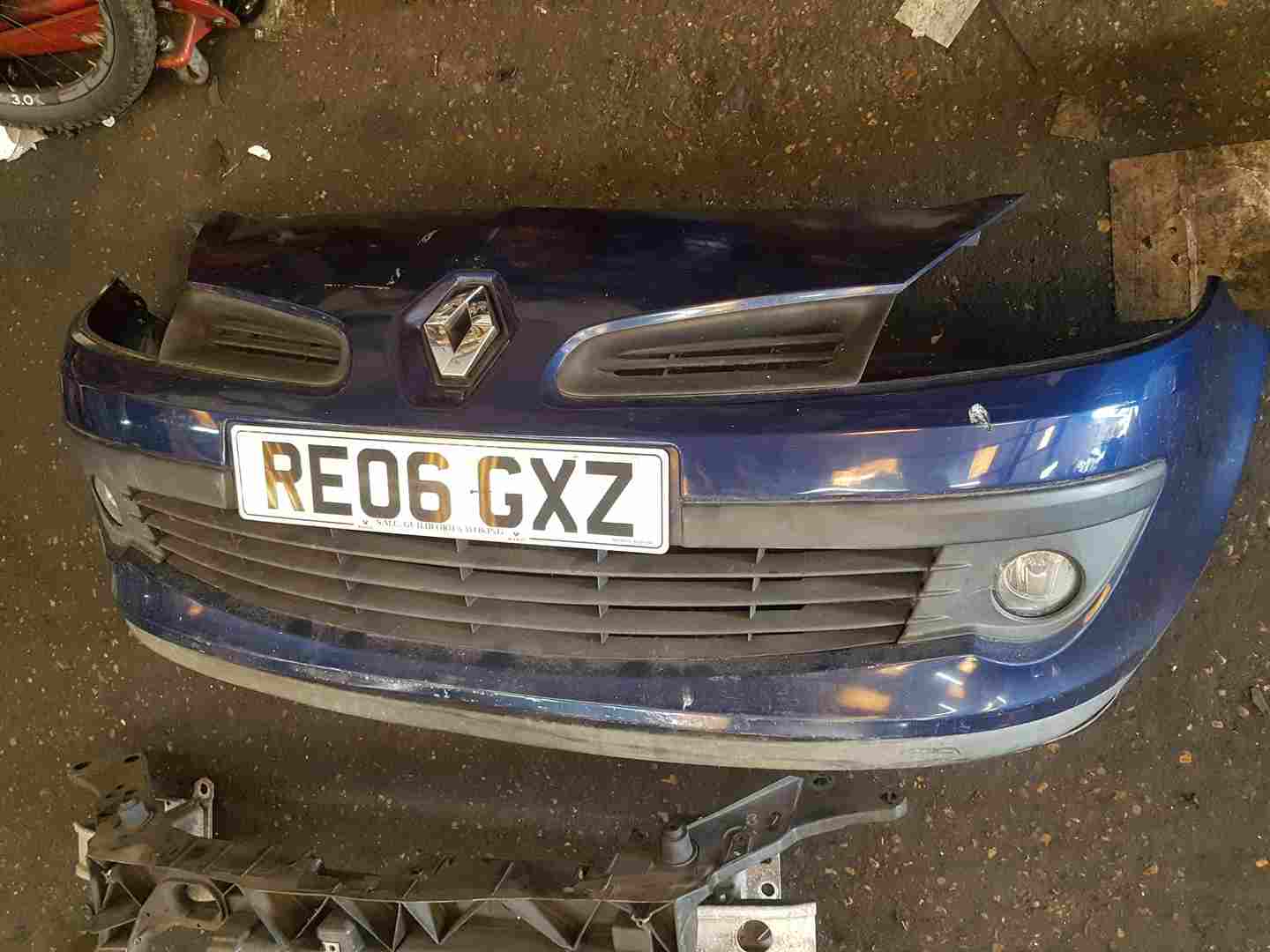 Thumb 9 Renault Clio MK3 2005-2009 Front Bumper Nv432 - Methyl Blue 195