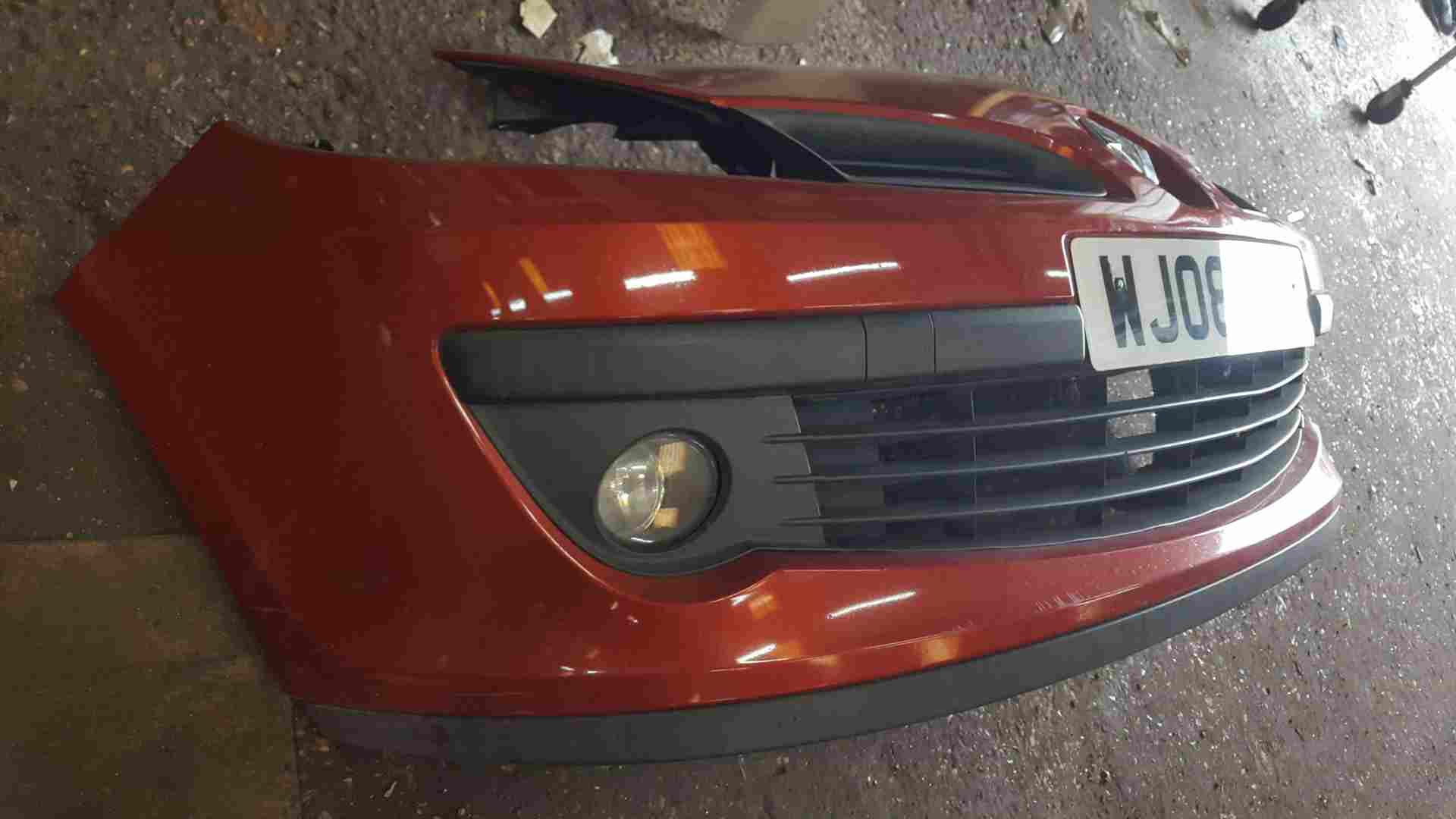 Thumb 6 Renault Clio MK3 2005-2009 Front Bumper RED Complete Teb76 185