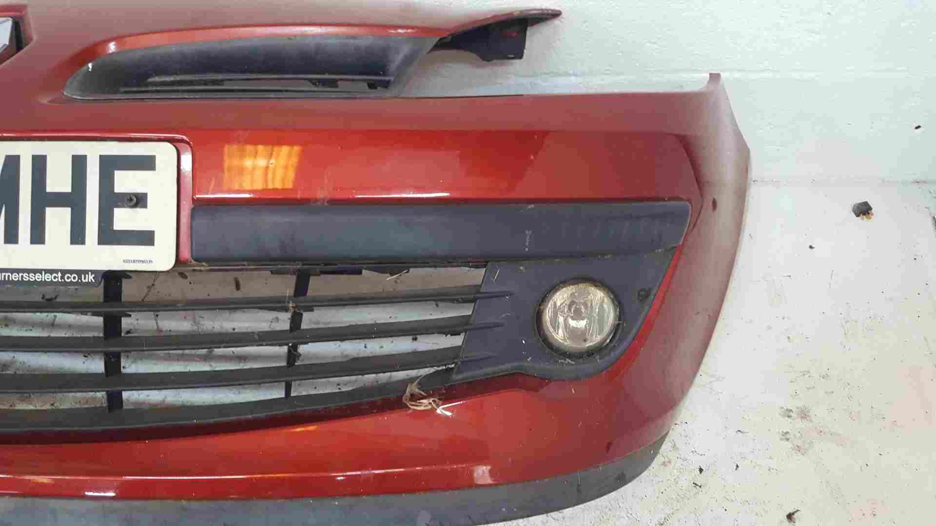 Thumb 3 Renault Clio MK3 2005-2009 Front Bumper RED Complete Teb76 185
