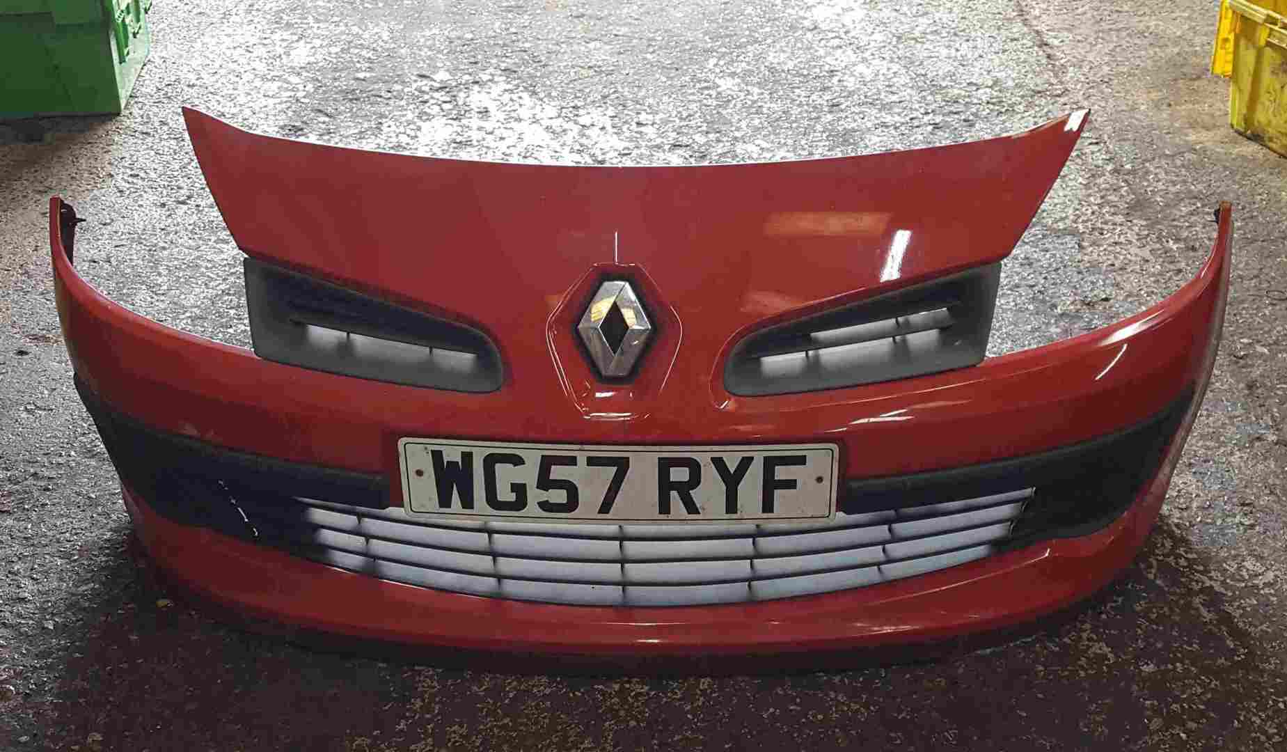 Renault Clio MK3 2005-2009 Front Bumper Red OV727 185