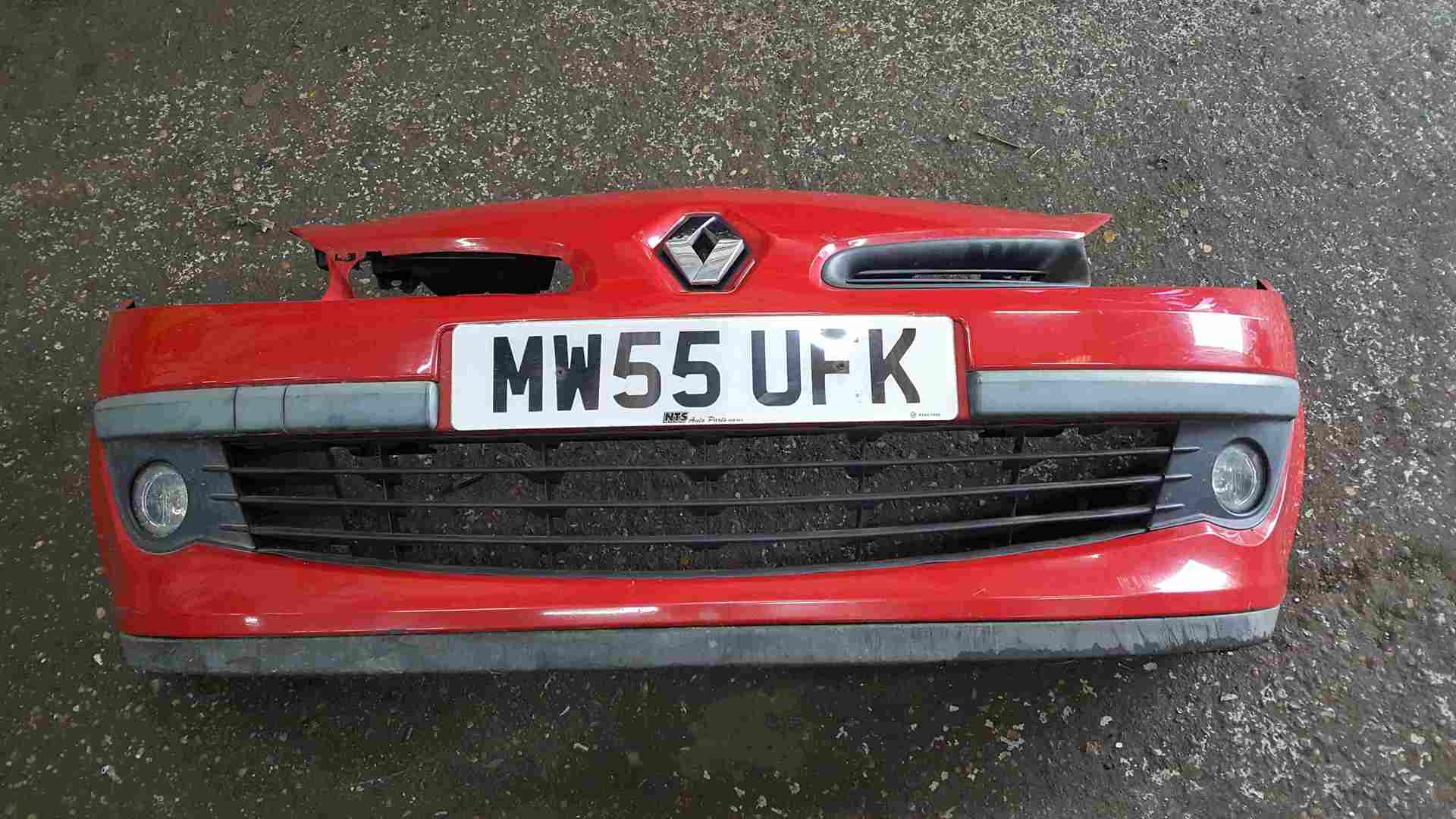 Renault Clio MK3 2005-2009 Front Bumper Red OV727 195