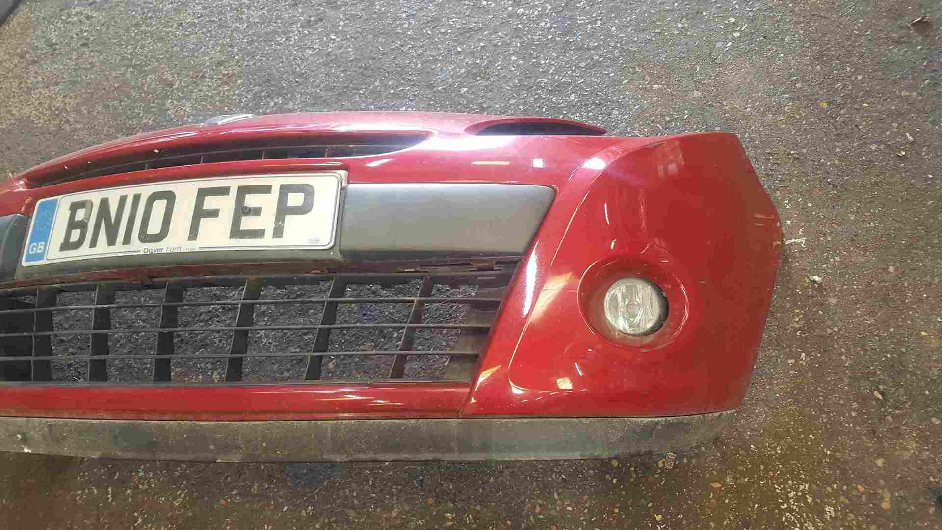 Thumb 3 Renault Clio MK3 2009-2012 Front Bumper Red TENNJ 185 Inch Wheels
