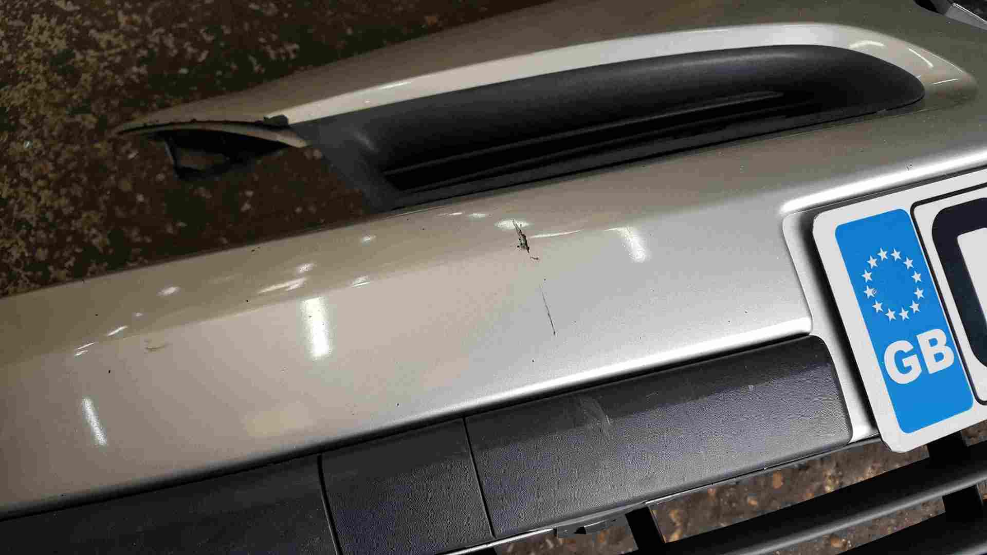 Thumb 4 Renault Clio MK3 2005-2009 Front Bumper Silver TED69 185