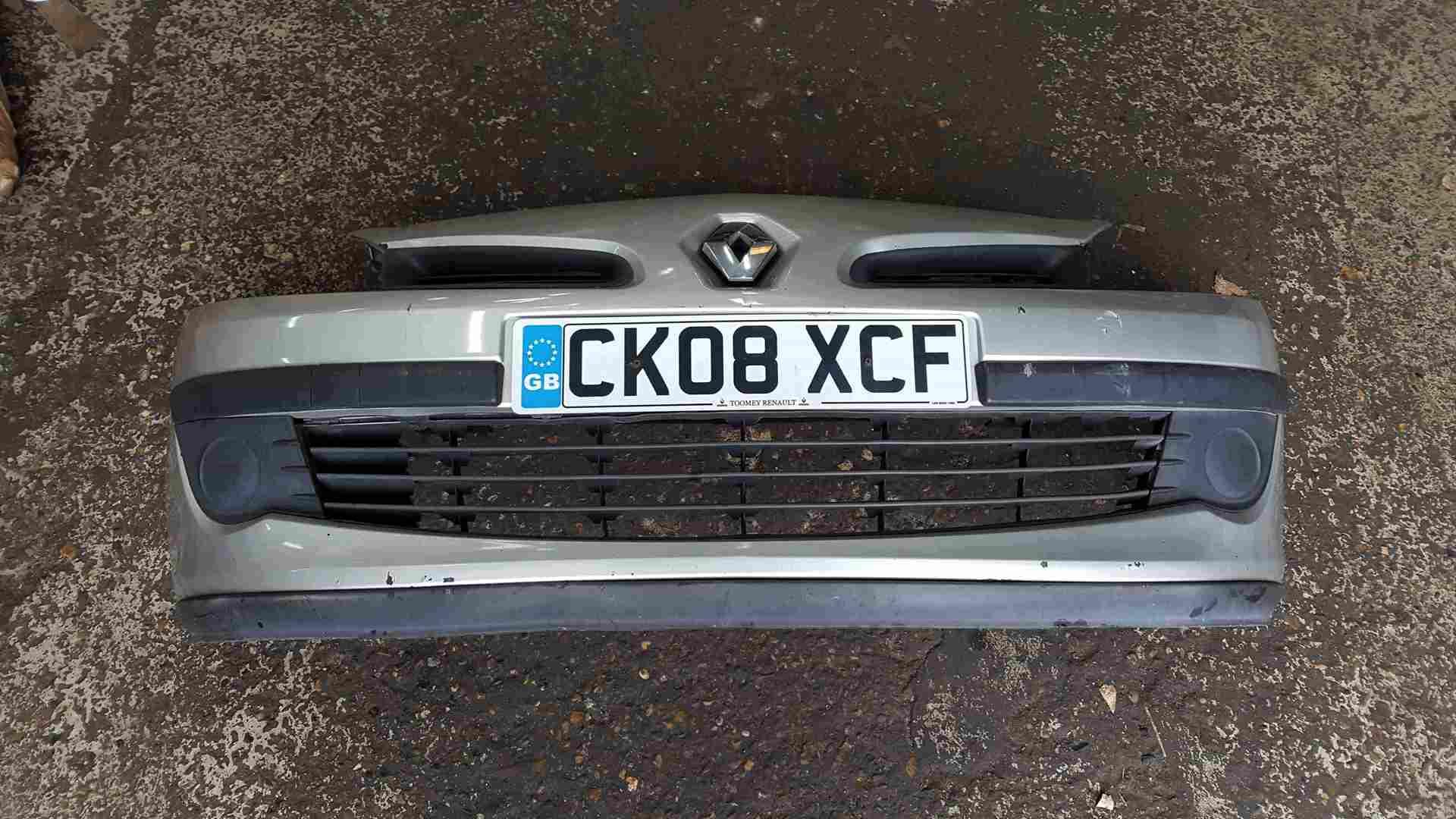 Renault Clio MK3 2005-2009 Front Bumper Silver TED69 185