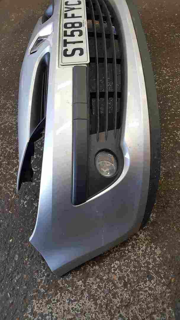 Thumb 3 Renault Clio MK3 2005-2009 Front Bumper Silver TED69 195