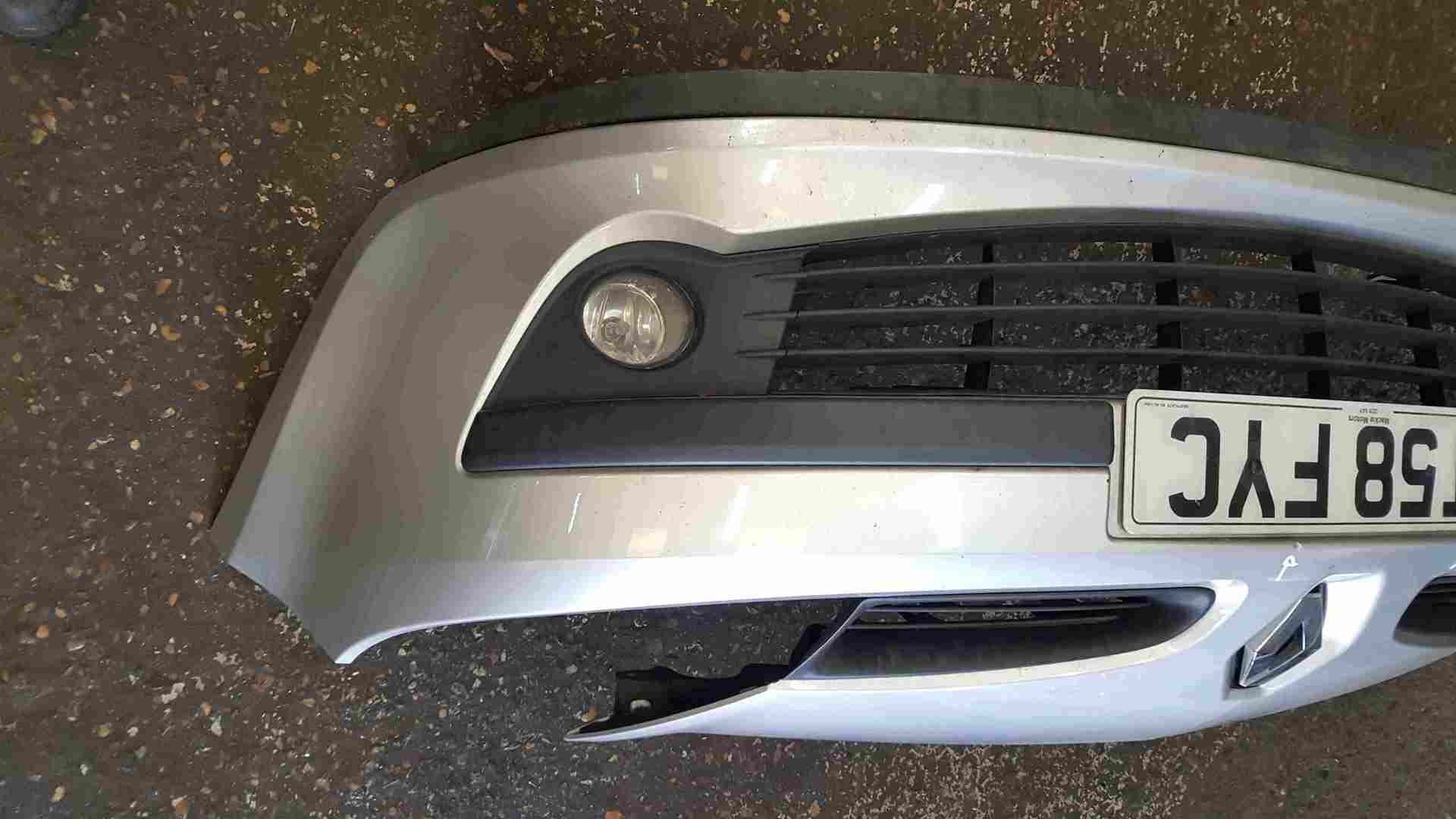 Thumb 2 Renault Clio MK3 2005-2009 Front Bumper Silver TED69 195