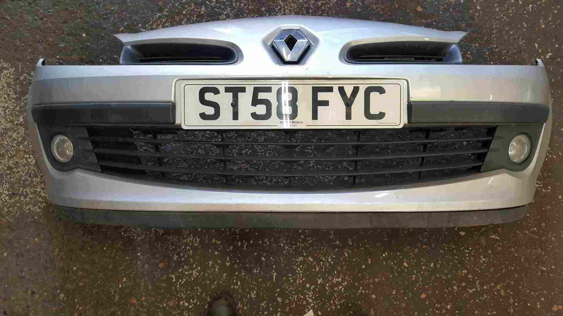 Renault Clio MK3 2005-2009 Front Bumper Silver TED69 195
