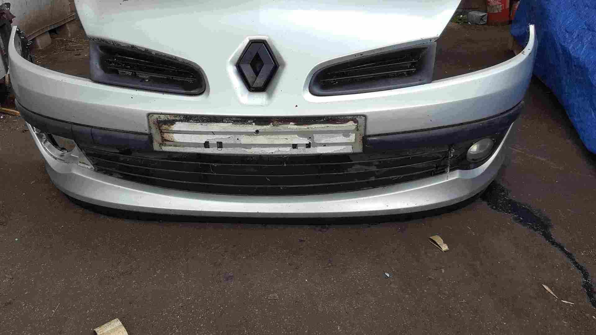 Thumb 2 Renault Clio MK3 2005-2009 Front Bumper Silver TED69 195