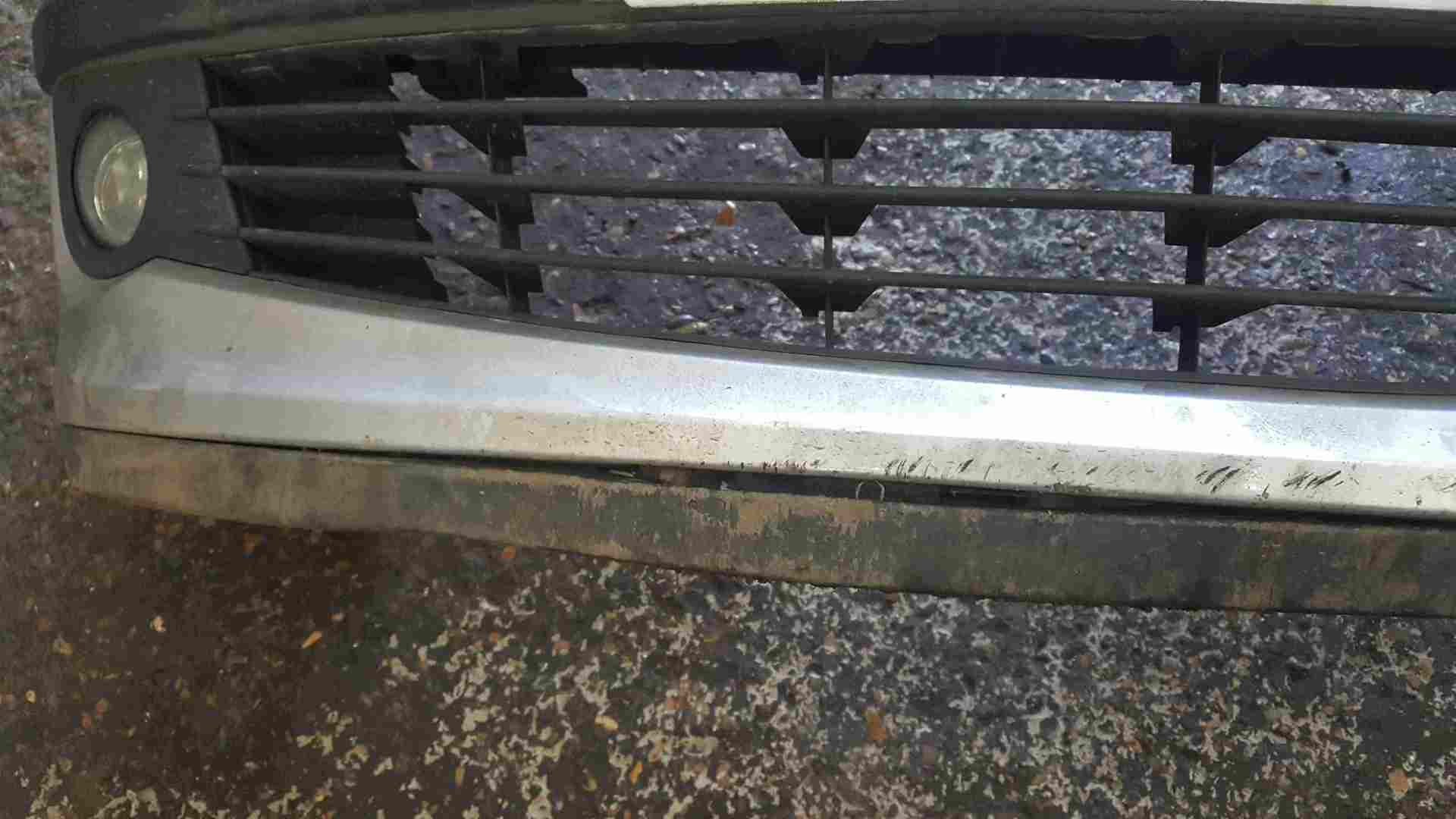 Thumb 2 Renault Clio MK3 2005-2009 Front Bumper Silver TED69 195