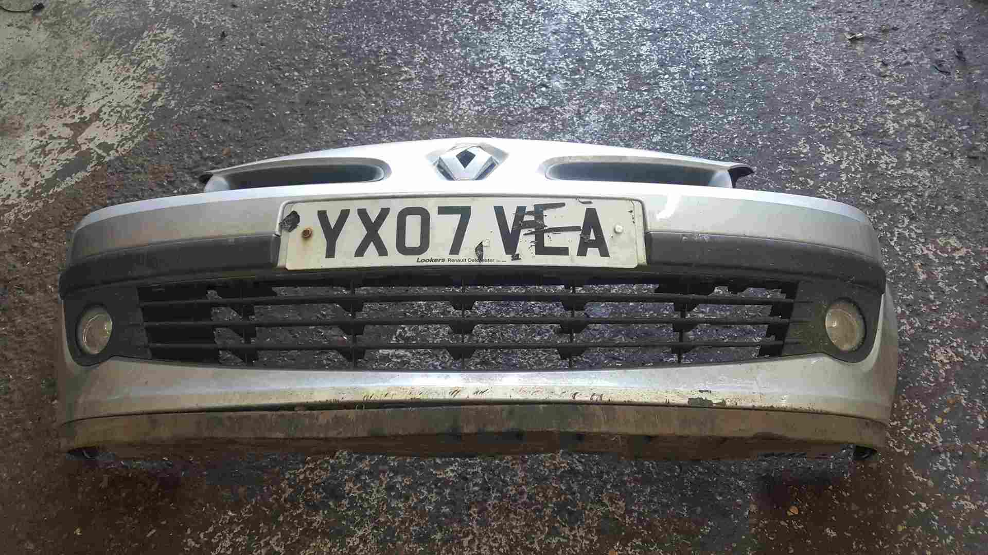 Renault Clio MK3 2005-2009 Front Bumper Silver TED69 195
