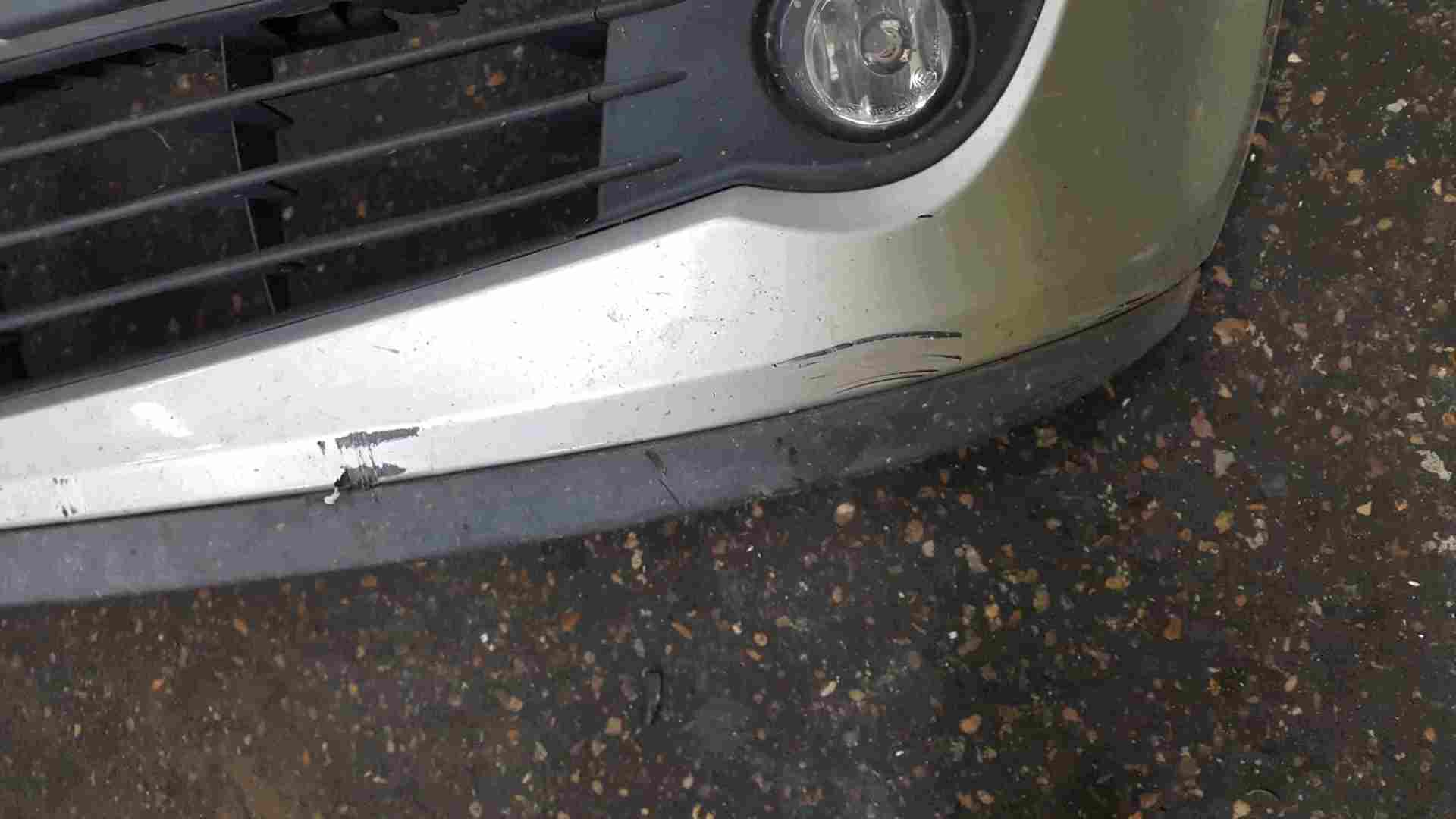 Thumb 3 Renault Clio MK3 2005-2009 Front Bumper Silver TED69 195