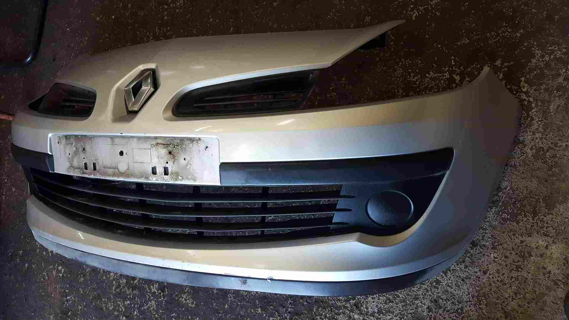 Thumb 4 Renault Clio MK3 2005-2009 Front Bumper Silver Ted69 185 no fogs some damage