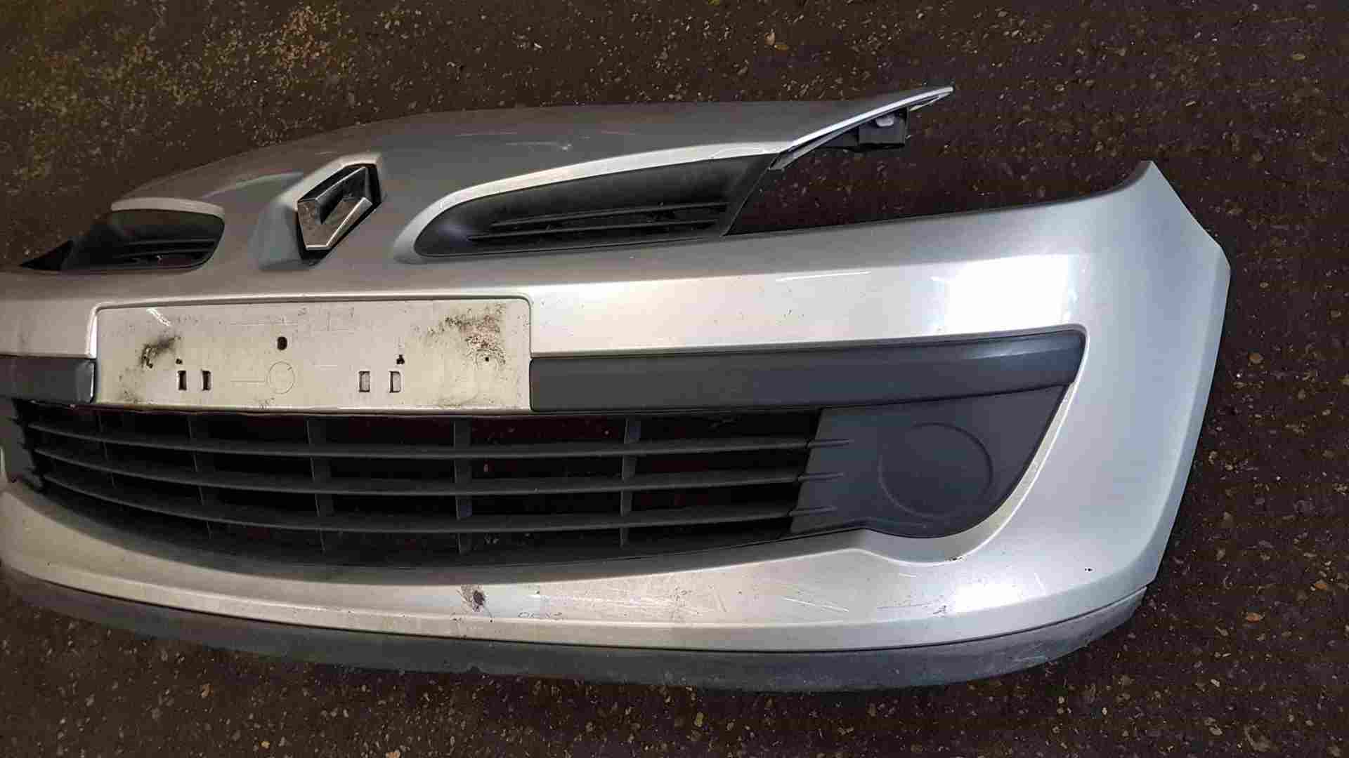 Thumb 3 Renault Clio MK3 2005-2009 Front Bumper Silver Ted69 185