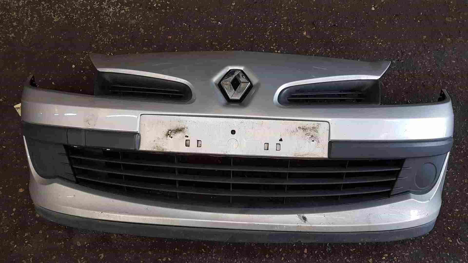Thumb 5 Renault Clio MK3 2005-2009 Front Bumper Silver Ted69 185