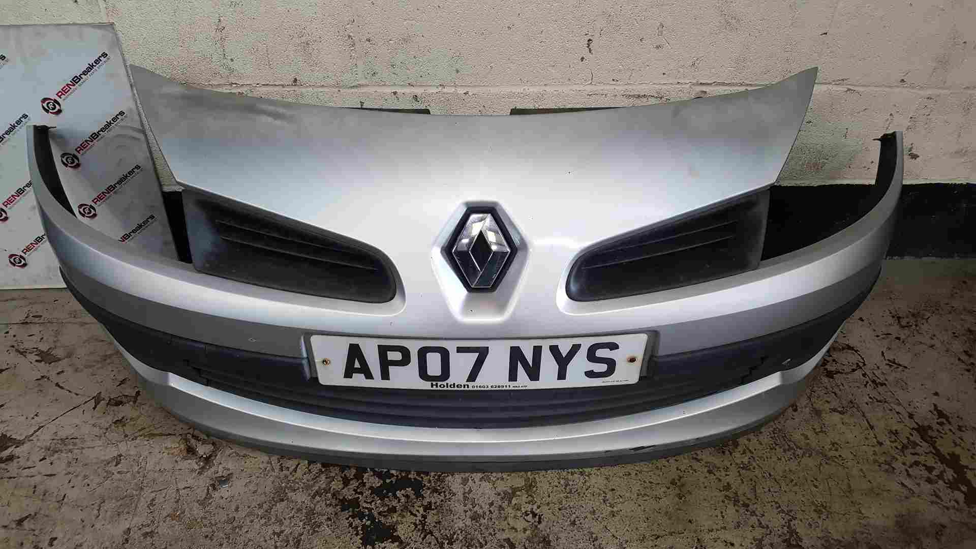 Thumb 4 Renault Clio MK3 2005-2009 Front Bumper Silver Ted69 185 Laquer Peel 