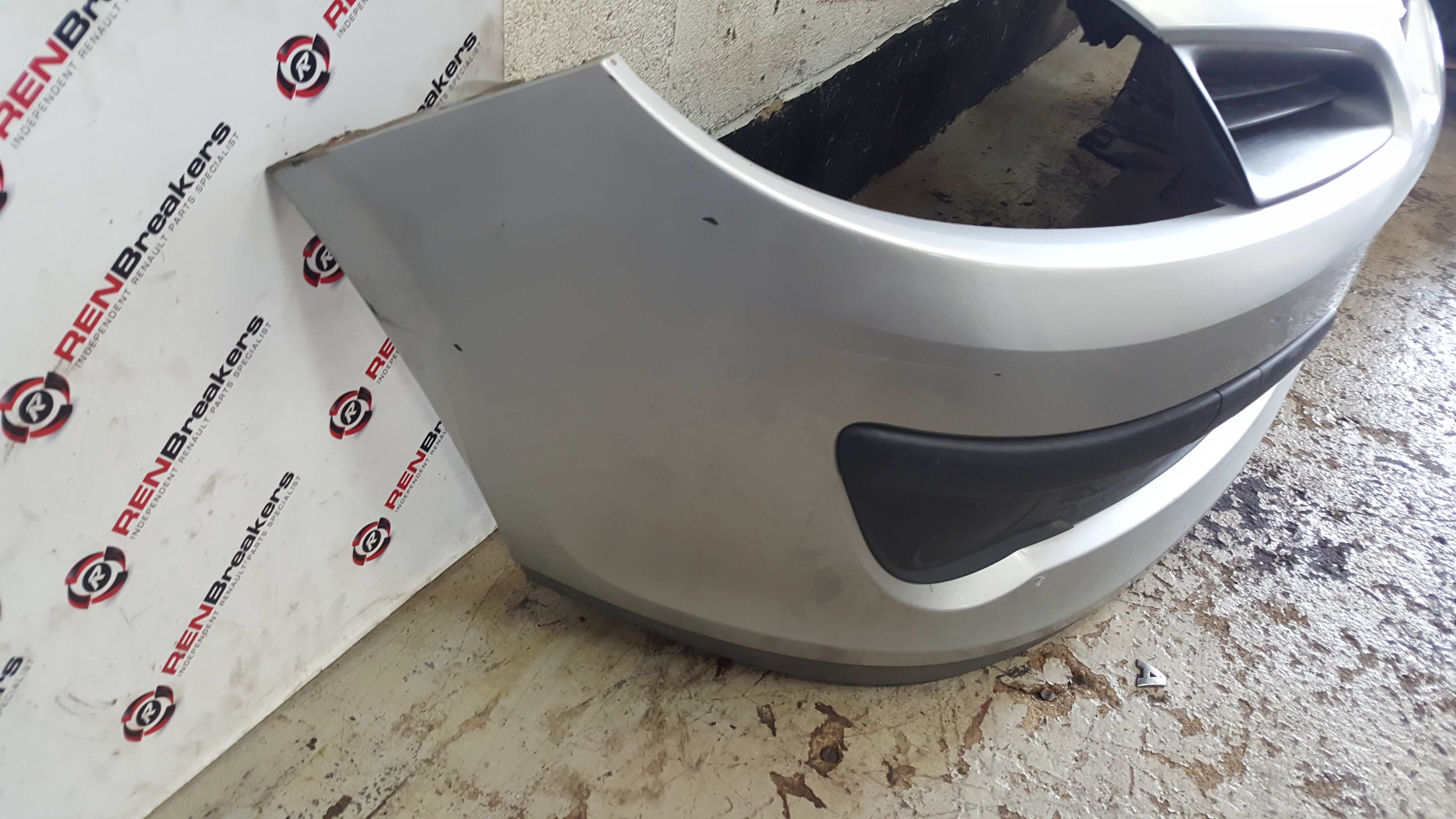 Renault Clio MK3 2005-2009 Front Bumper Silver Ted69 185 Laquer Peel 