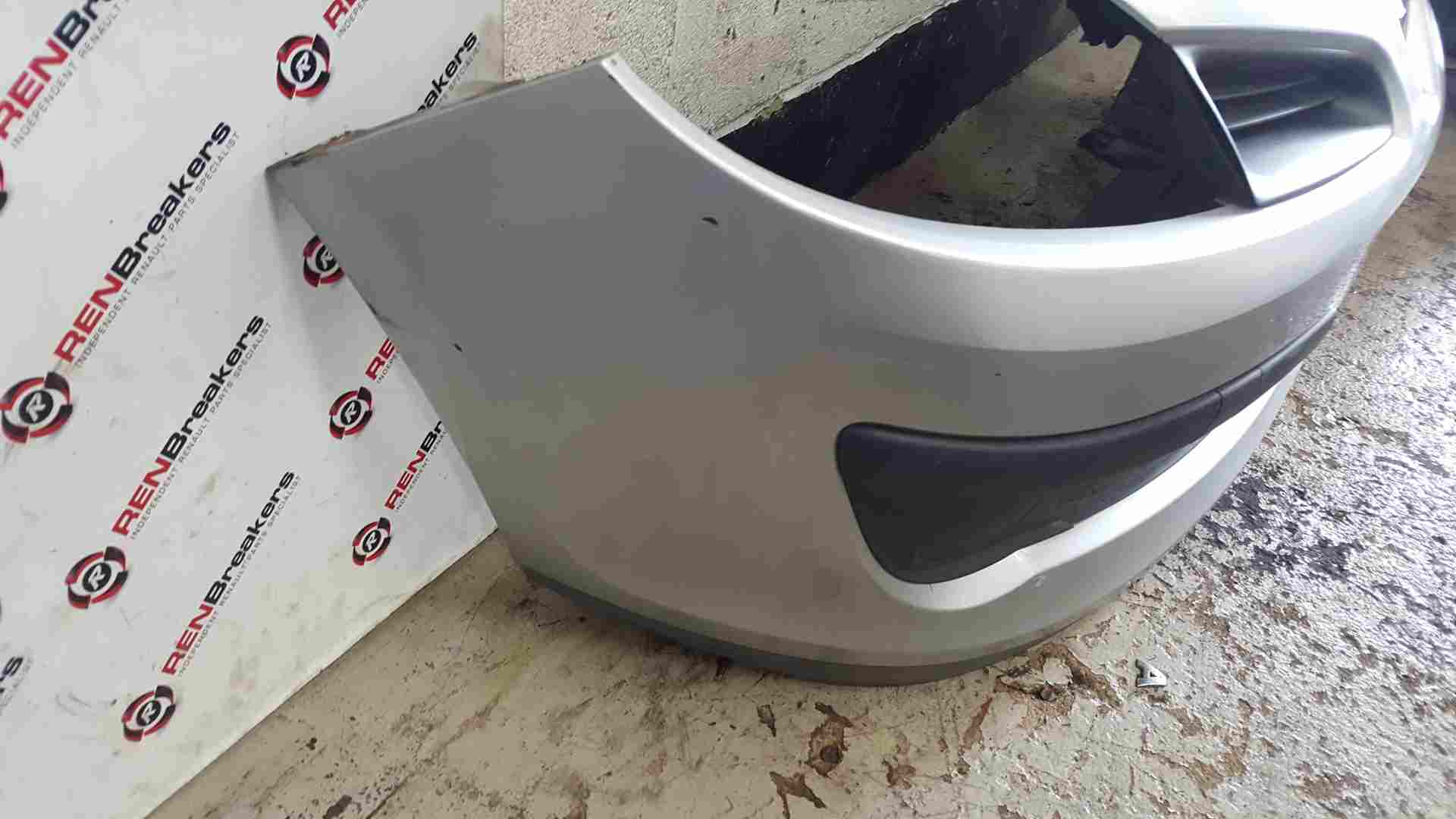 Thumb 7 Renault Clio MK3 2005-2009 Front Bumper Silver Ted69 185 Laquer Peel 