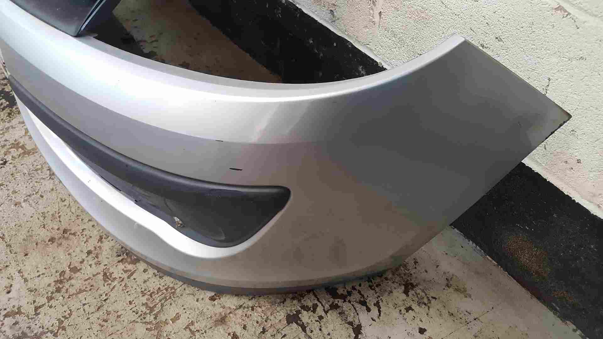 Thumb 8 Renault Clio MK3 2005-2009 Front Bumper Silver Ted69 185 Laquer Peel 
