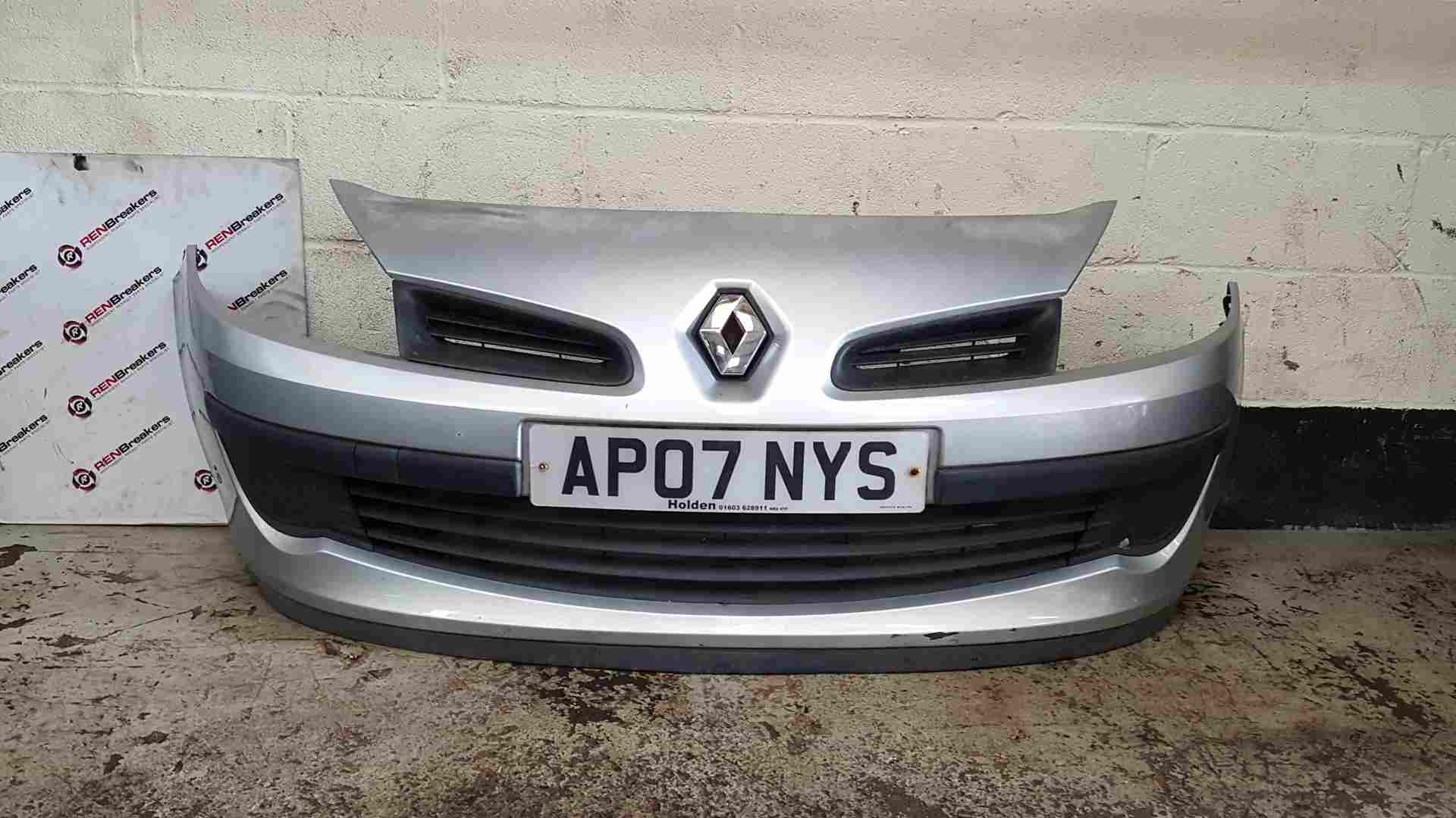 Thumb 9 Renault Clio MK3 2005-2009 Front Bumper Silver Ted69 185 Laquer Peel 