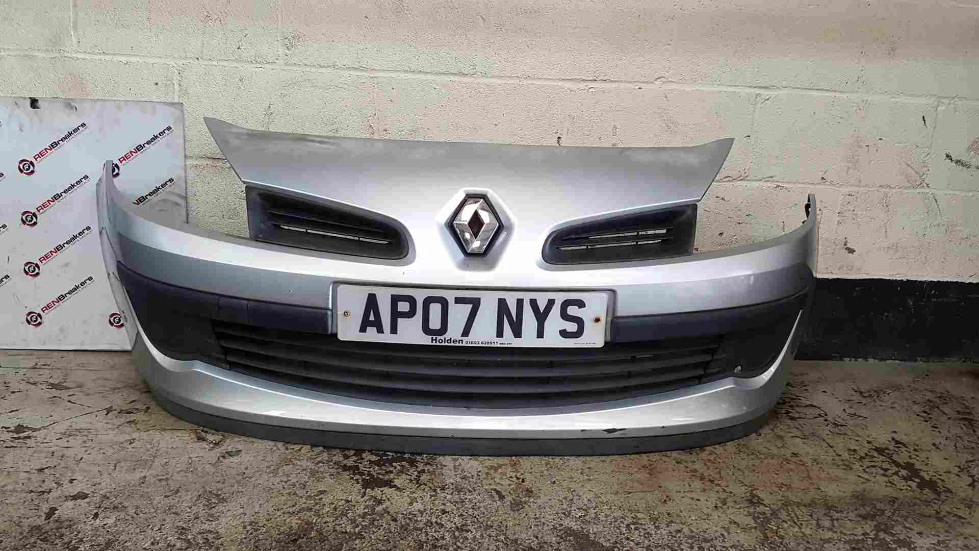 Thumb 10 Renault Clio MK3 2005-2009 Front Bumper Silver Ted69 185 Laquer Peel 