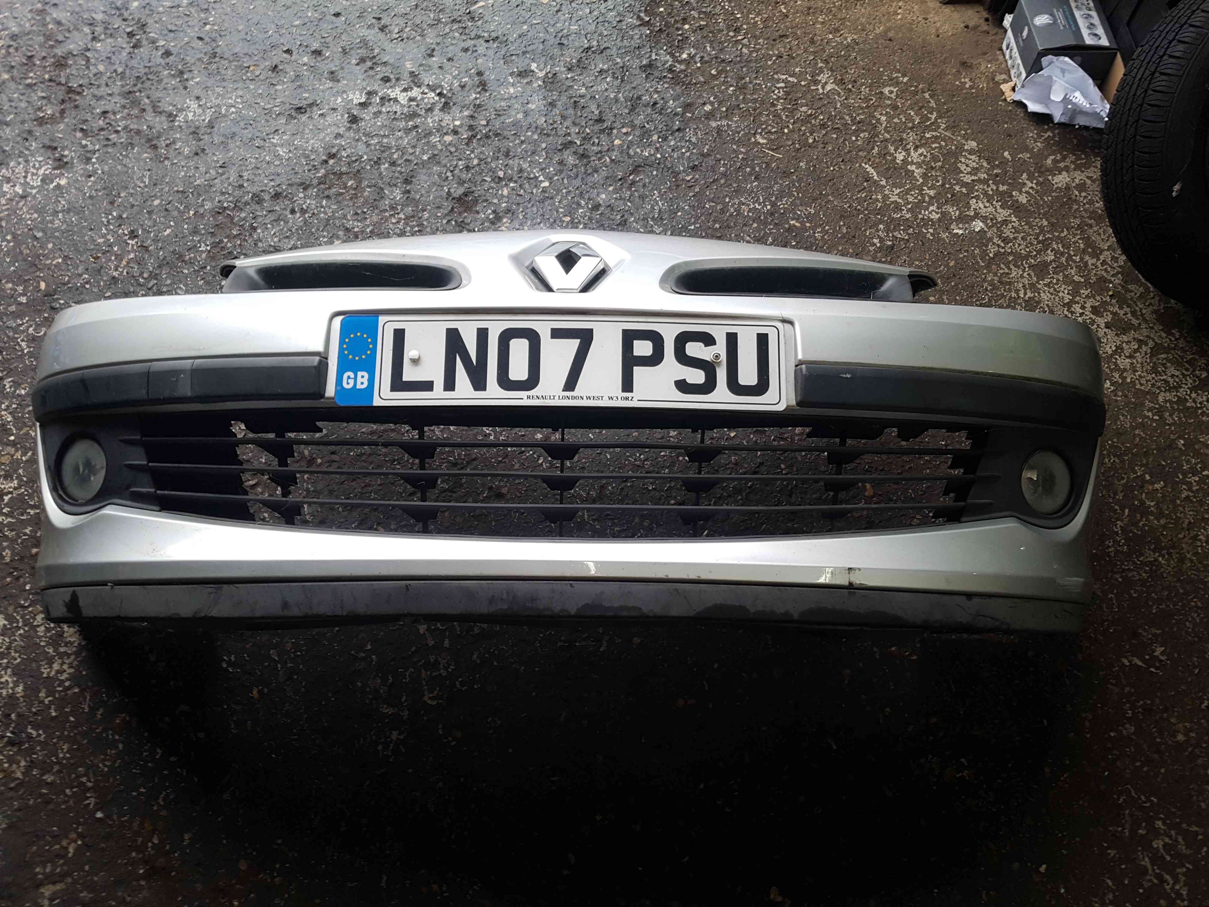Thumb 7 Renault Clio MK3 2005-2009 Front Bumper Silver Ted69 185