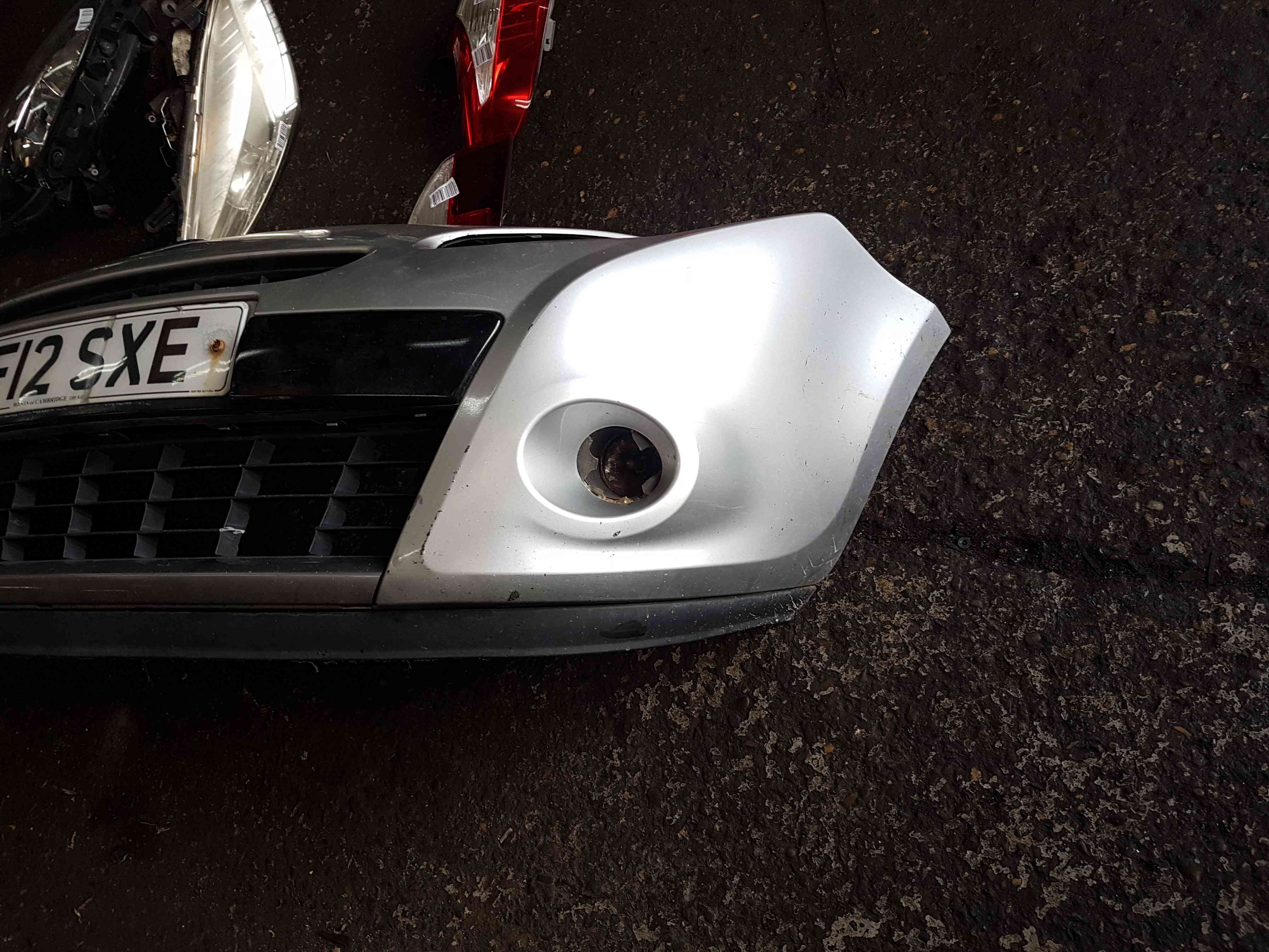 Thumb 2 Renault Clio MK3 2005-2009 Front Bumper Silver Ted69 195 Type