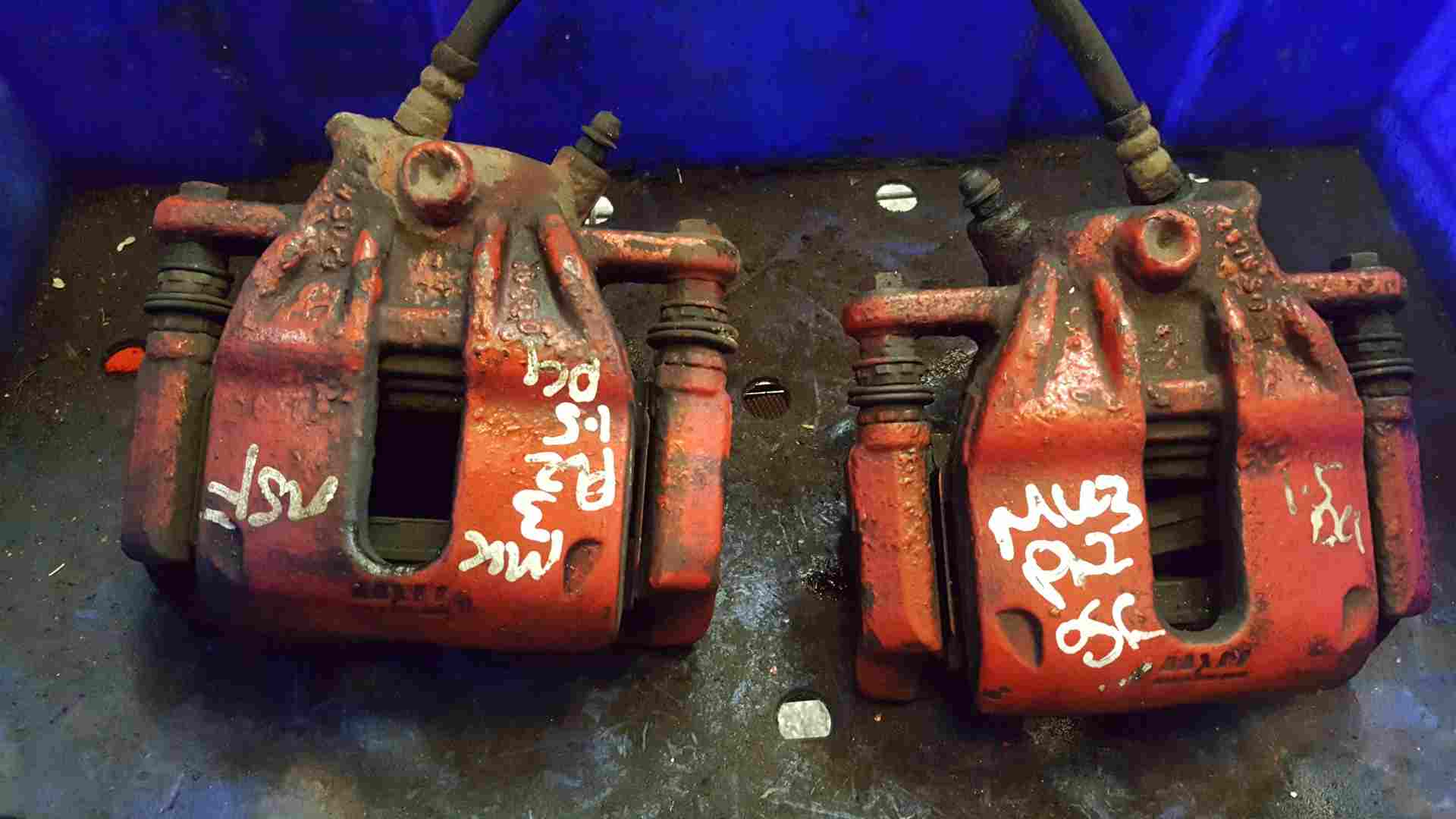 Thumb 2 Renault Clio MK3 2005-2009 Front RED Painted Brake Calipers SET Pair OSF NSF